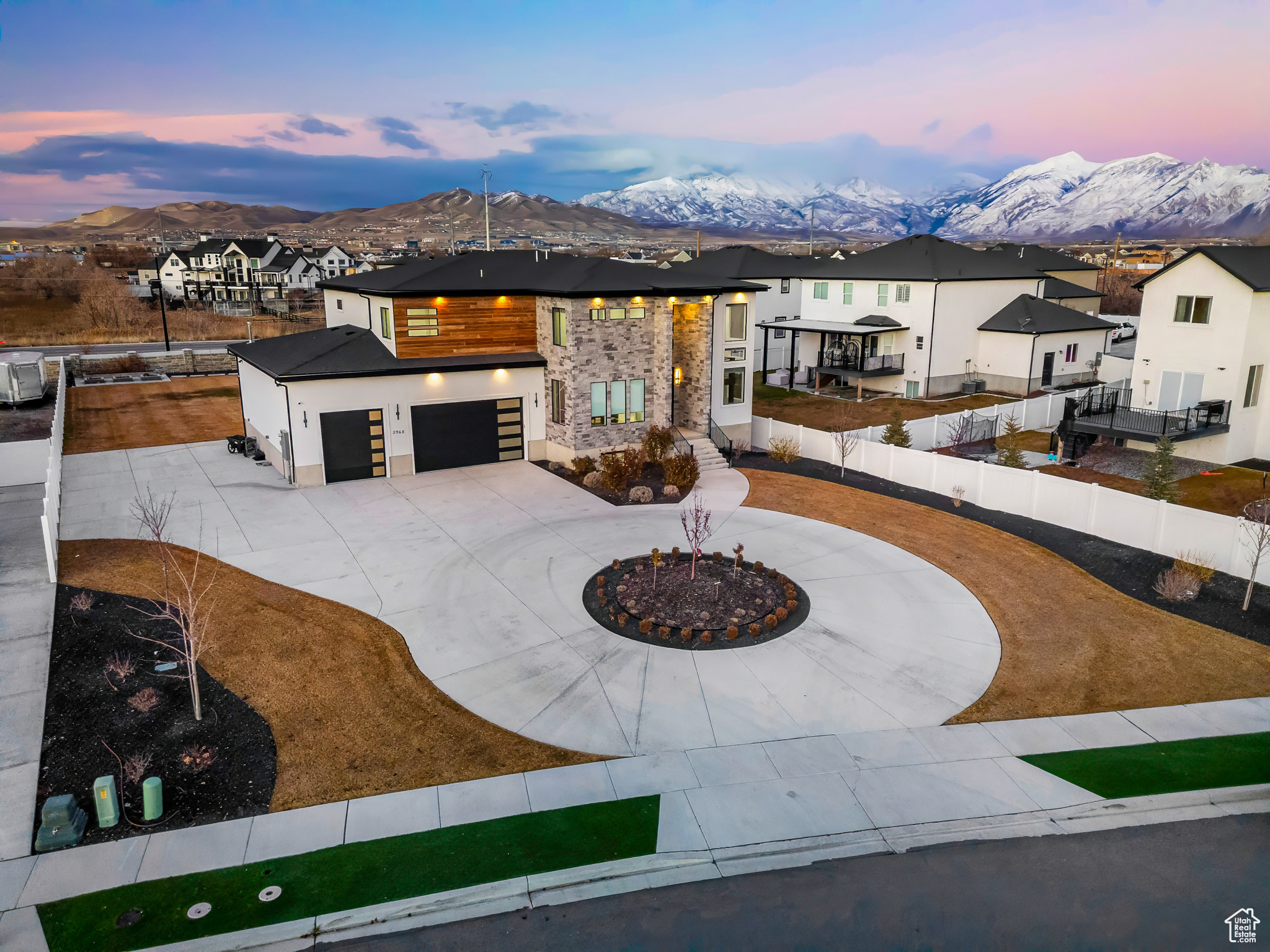 View of front of property featuring a mountain view