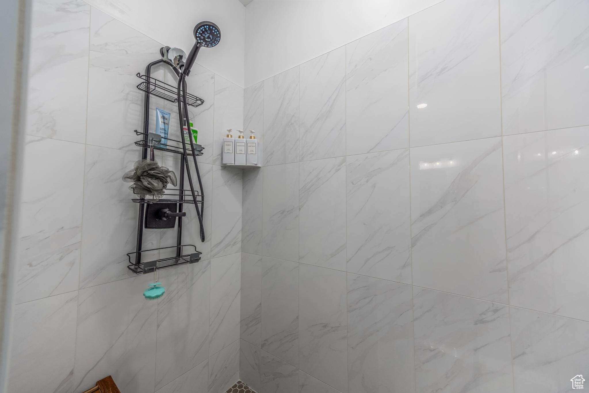 Master Bathroom featuring tiled shower