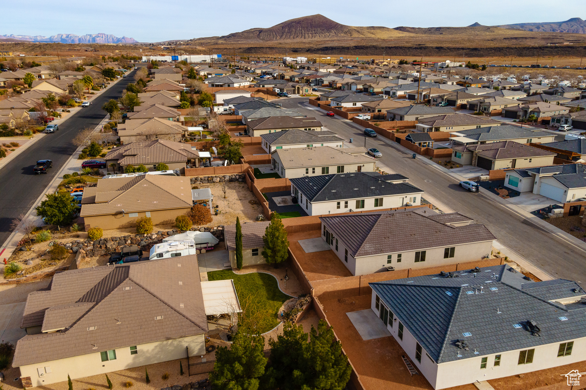 Bird's eye view with a mountain view