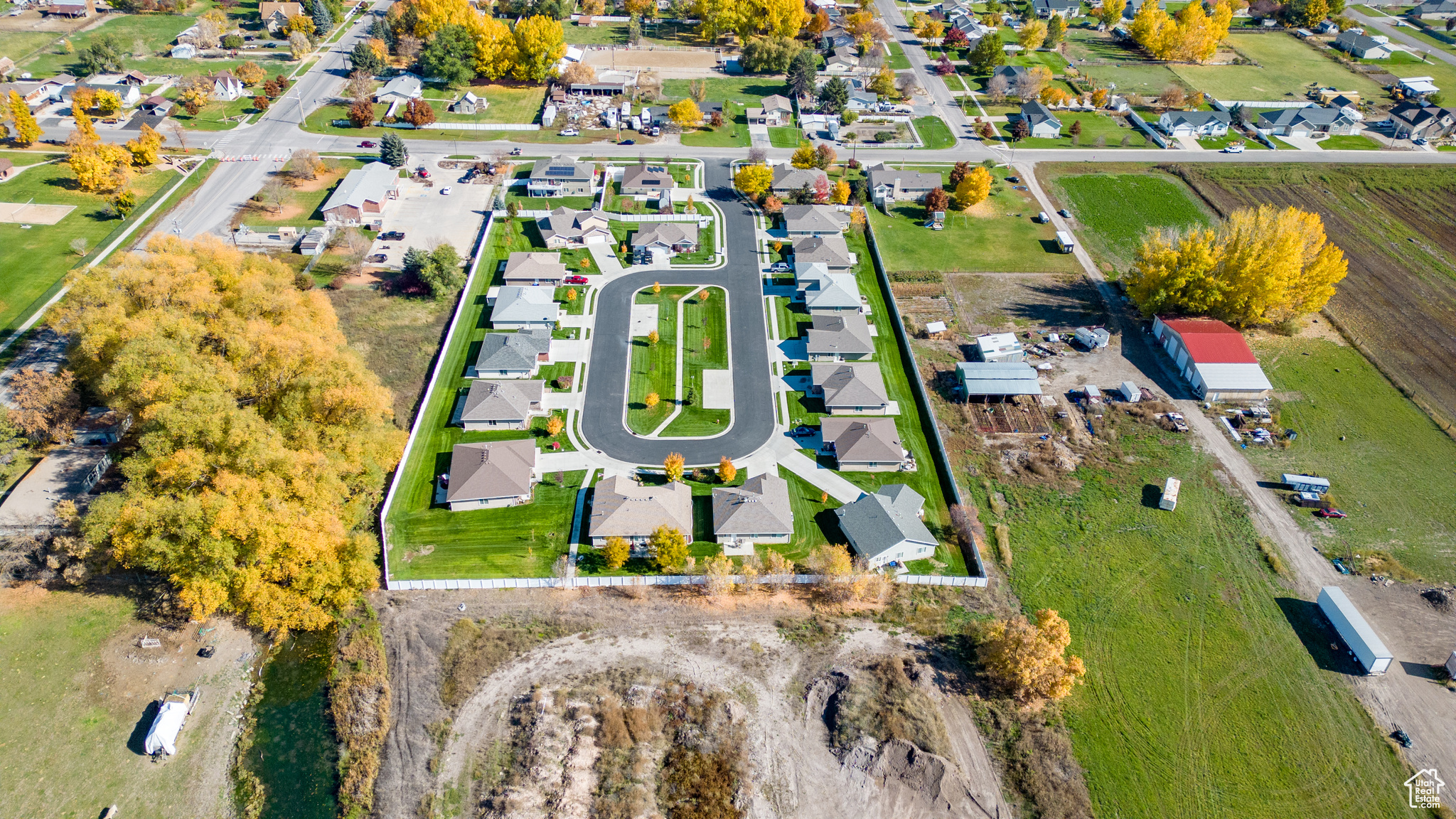 Birds eye view of property