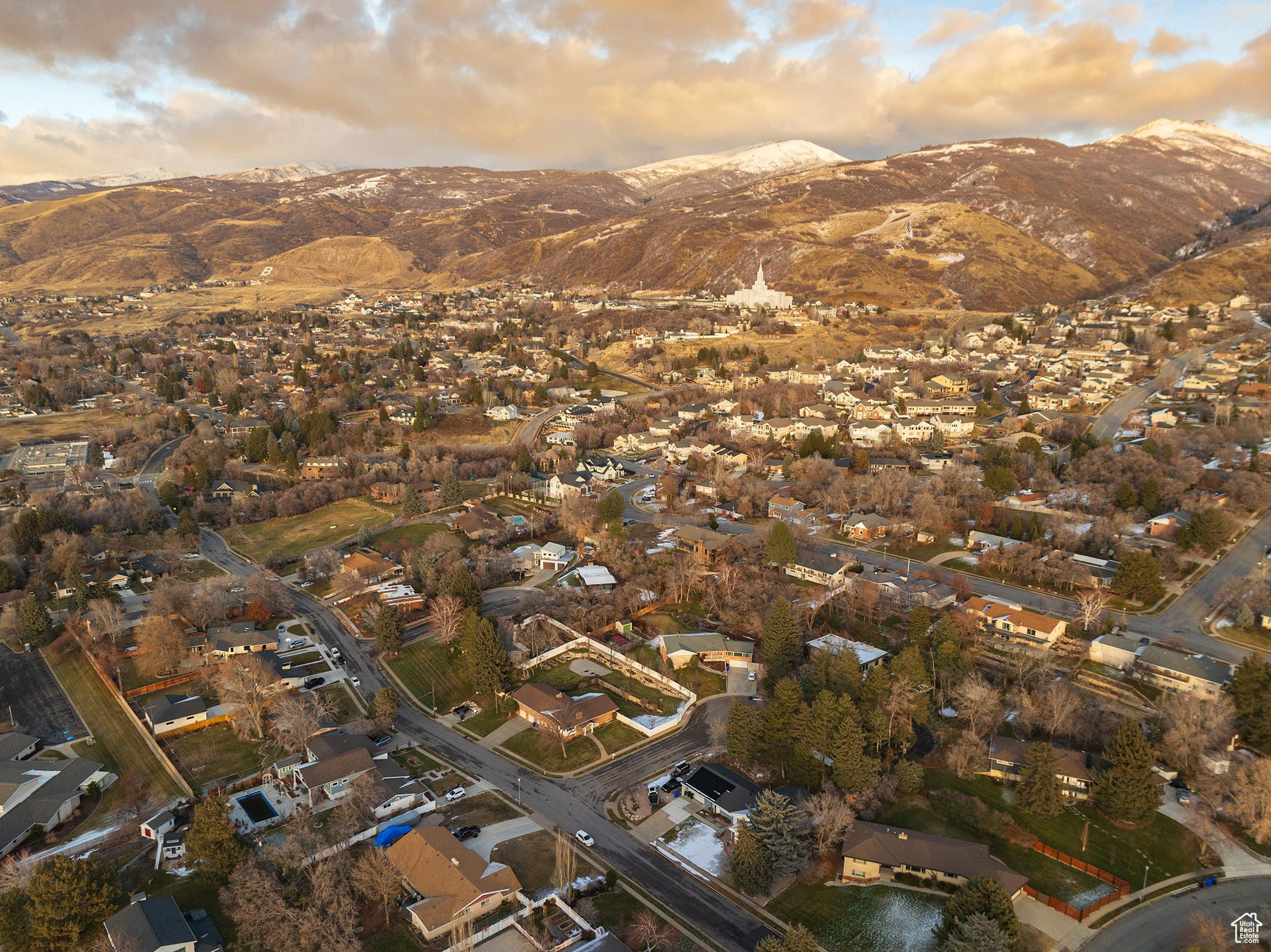 Aerial view at dusk with a mountain view