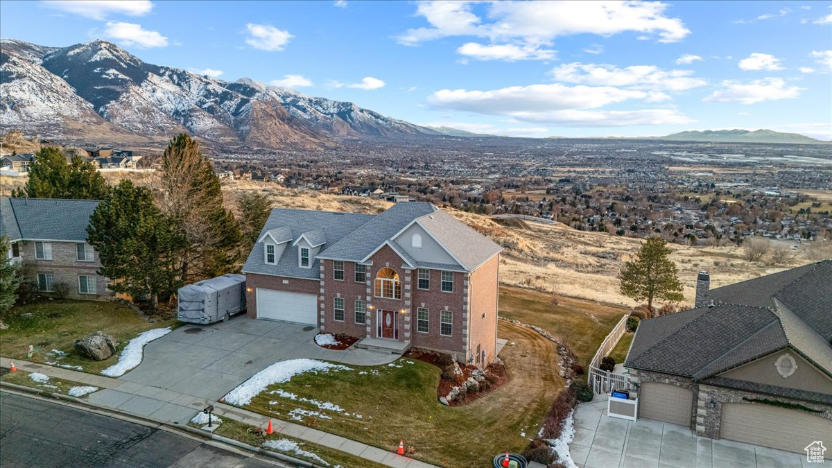 Drone / aerial view featuring a mountain view front view