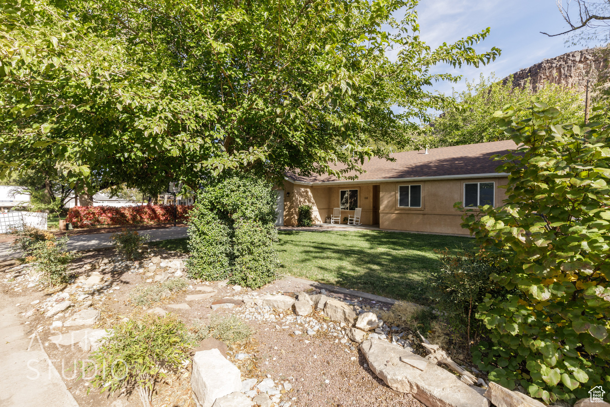 View of yard with a mountain view