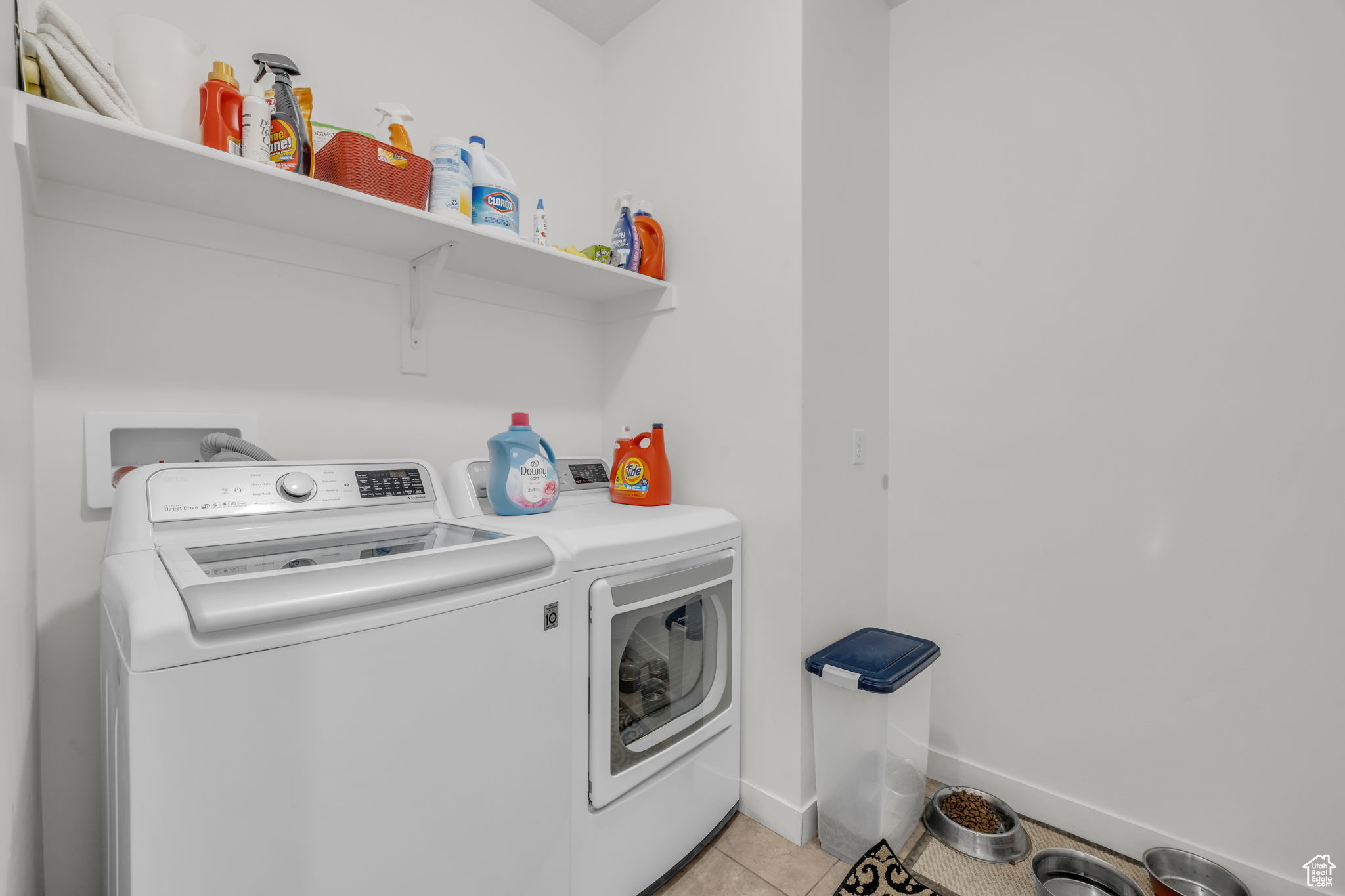 Laundry room w/ builtin shelving