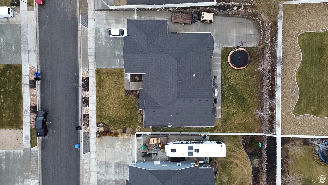 Birds eye view of property