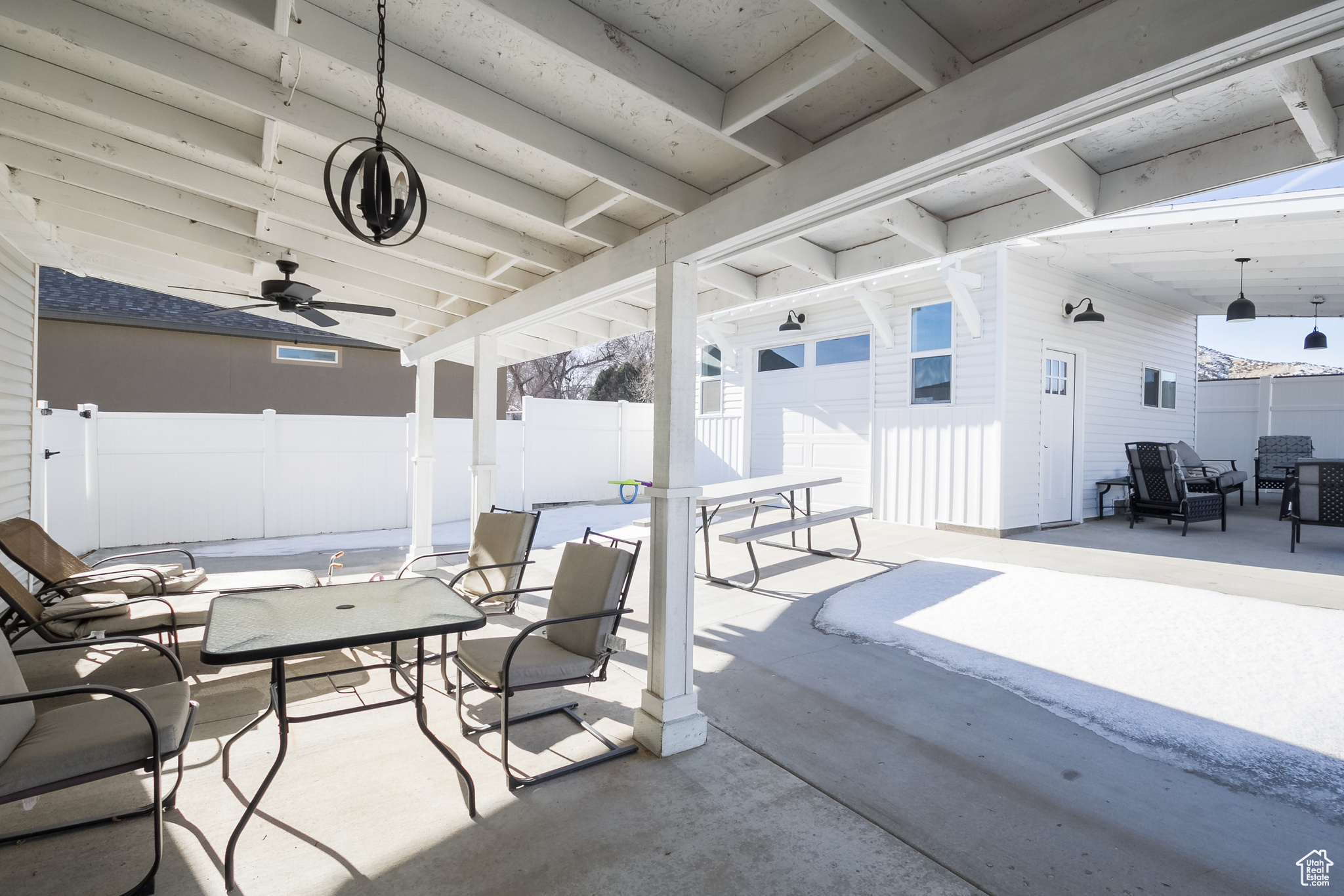 View of patio / terrace with ceiling fan