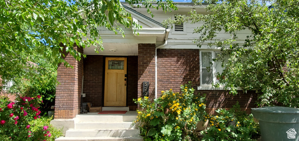 View of property entrance