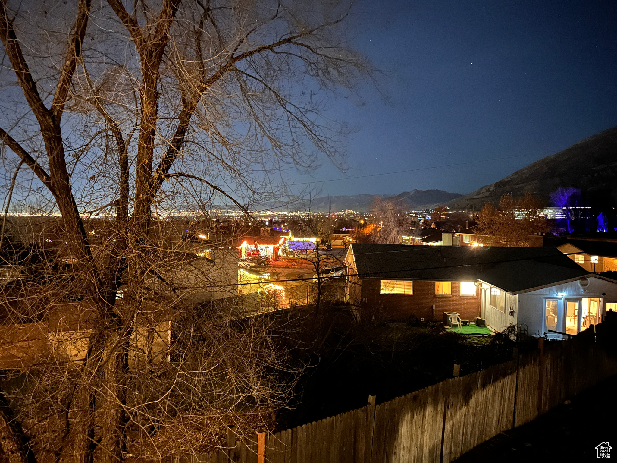 View of city featuring a mountain view