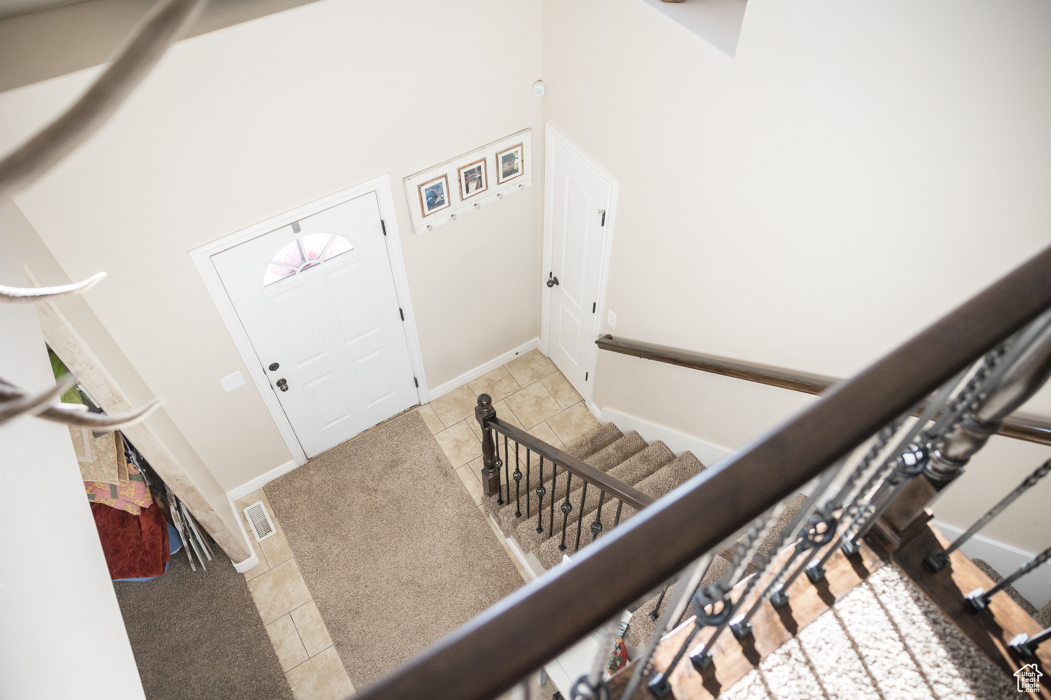 Entrance foyer with 2 story ceiling