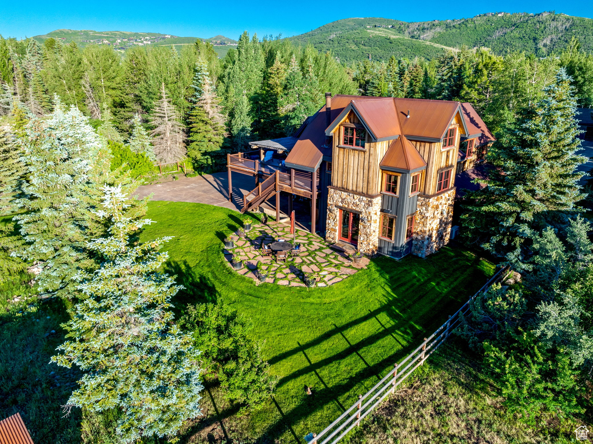 Bird's eye view with a mountain view