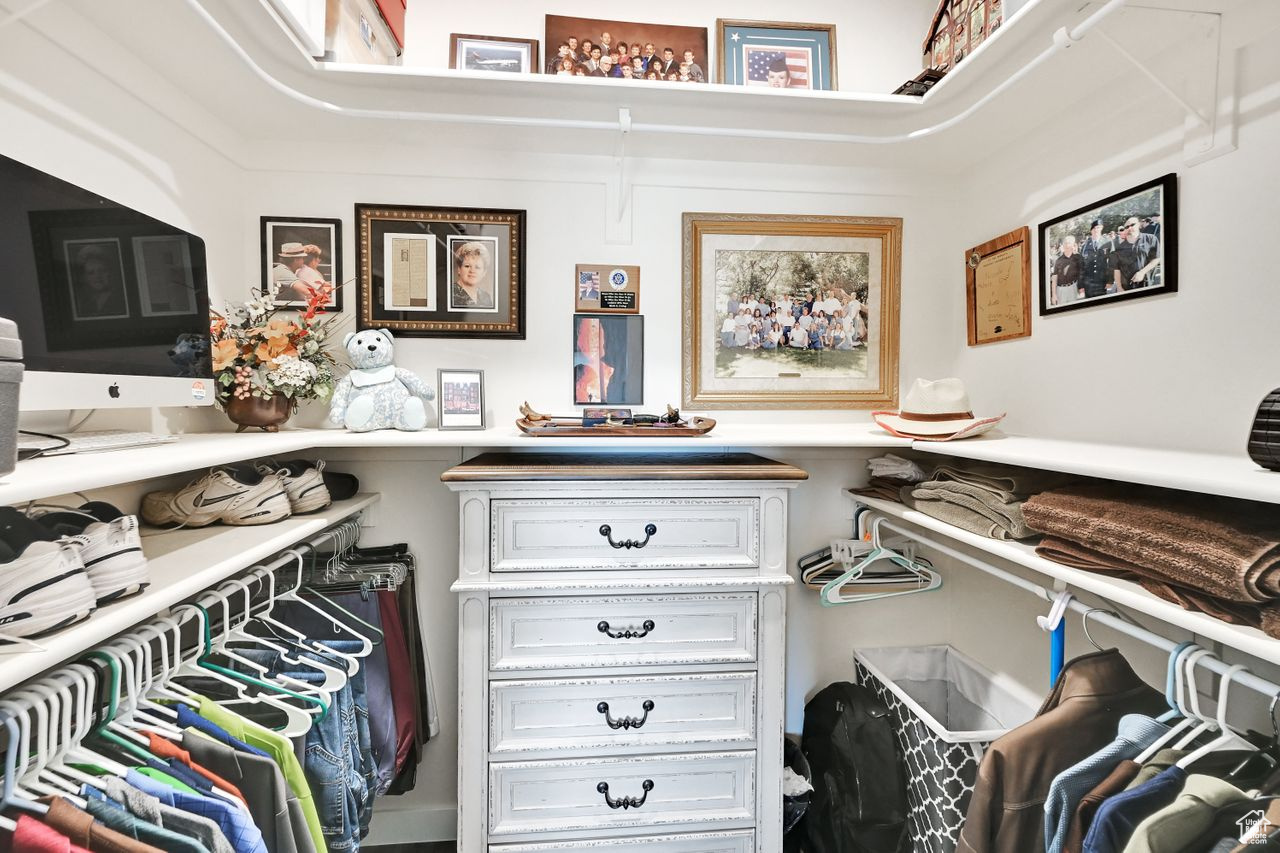 View of walk in closet