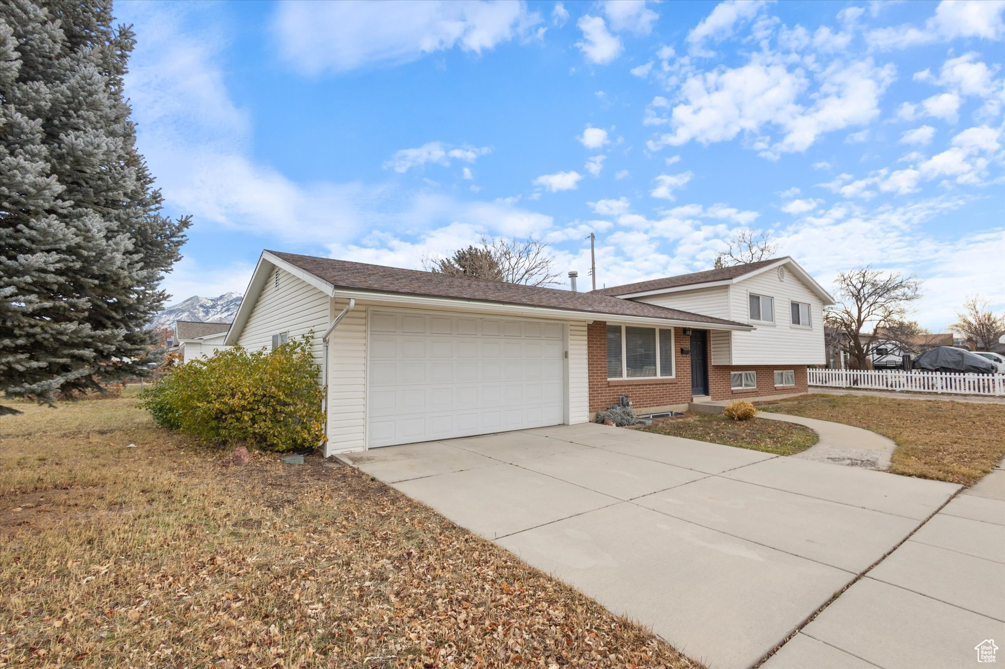 Tri-level home with a garage