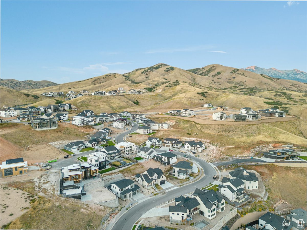 Bird's eye view with a mountain view