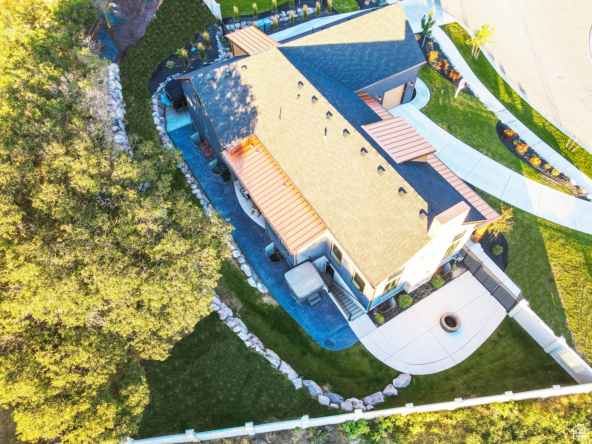 Birds eye view of property