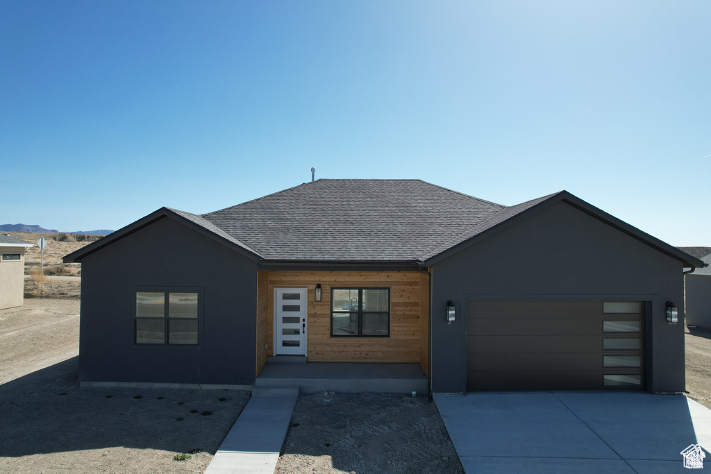 View of front of house featuring a garage