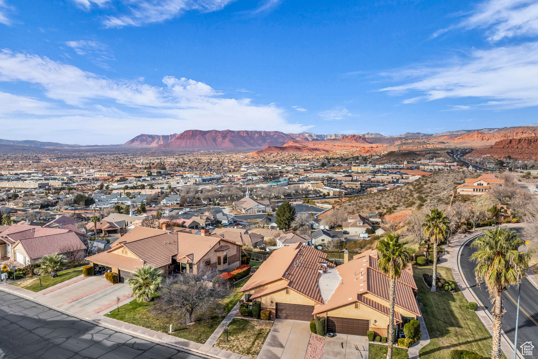 Drone / aerial view featuring a mountain view