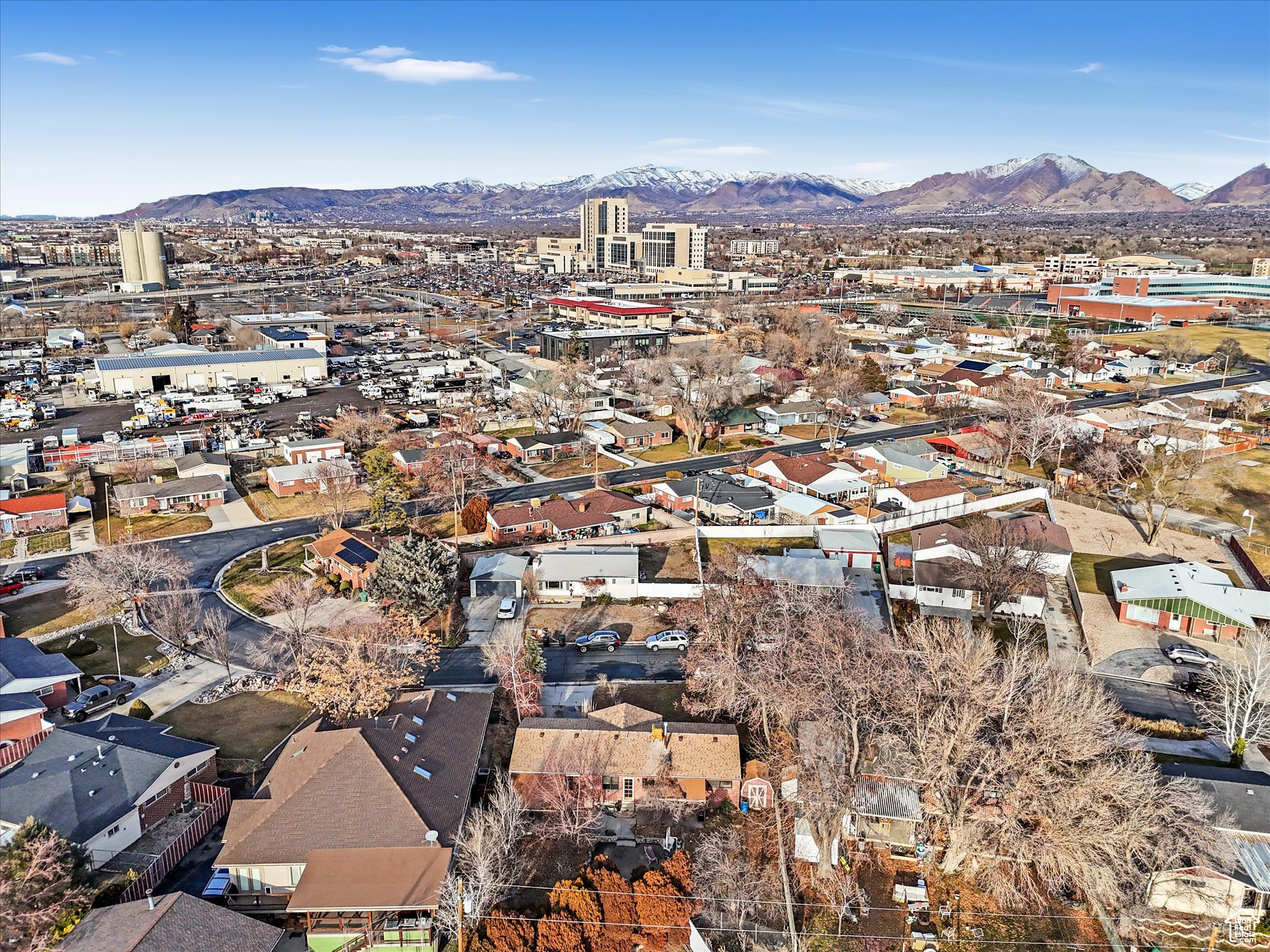 Bird's eye view featuring a mountain view