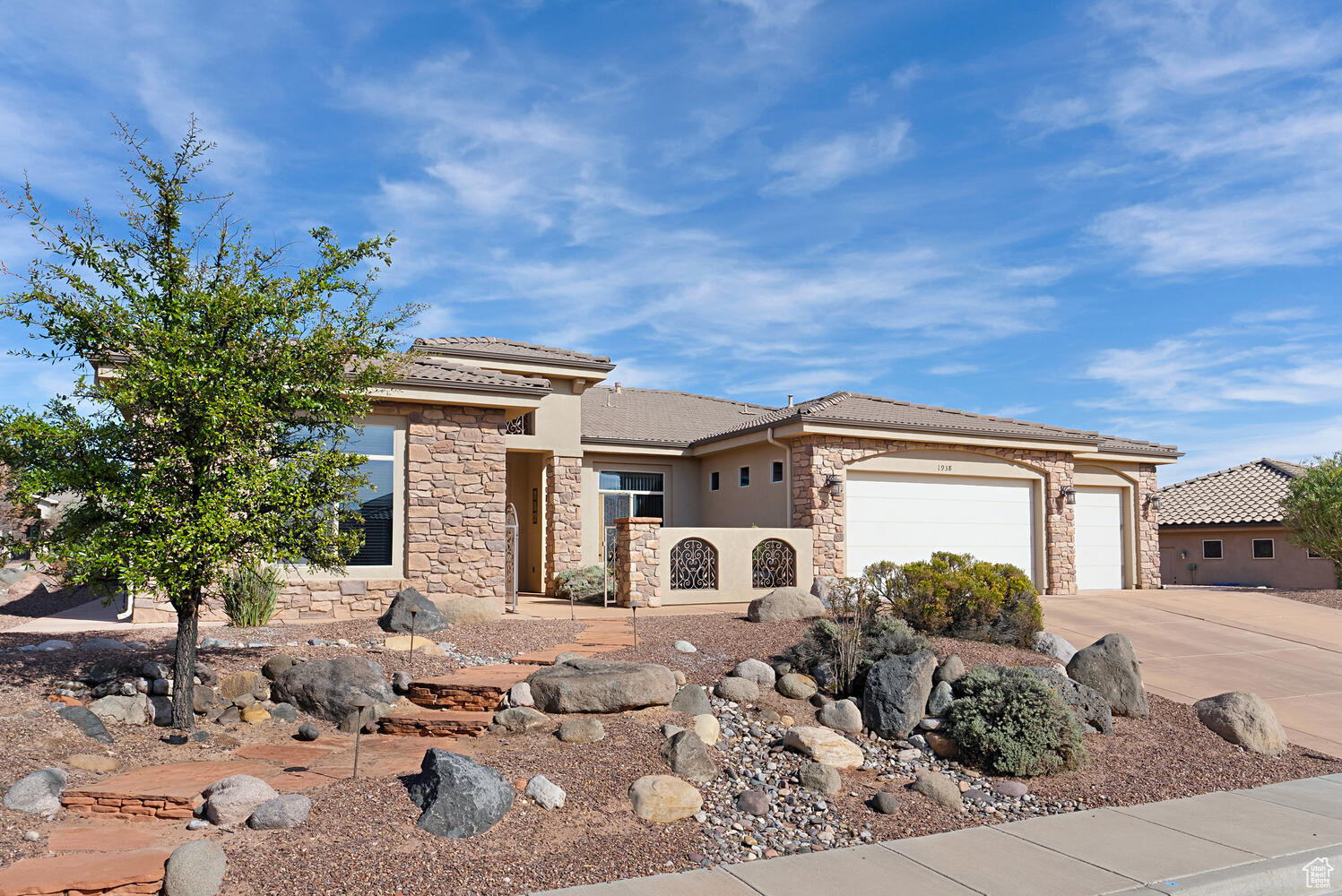 View of front of house featuring a garage