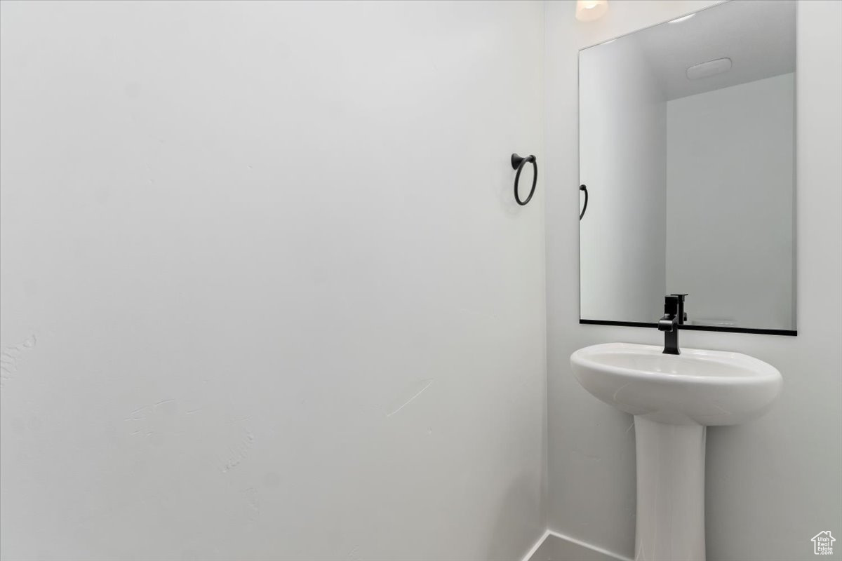 Bathroom with sink