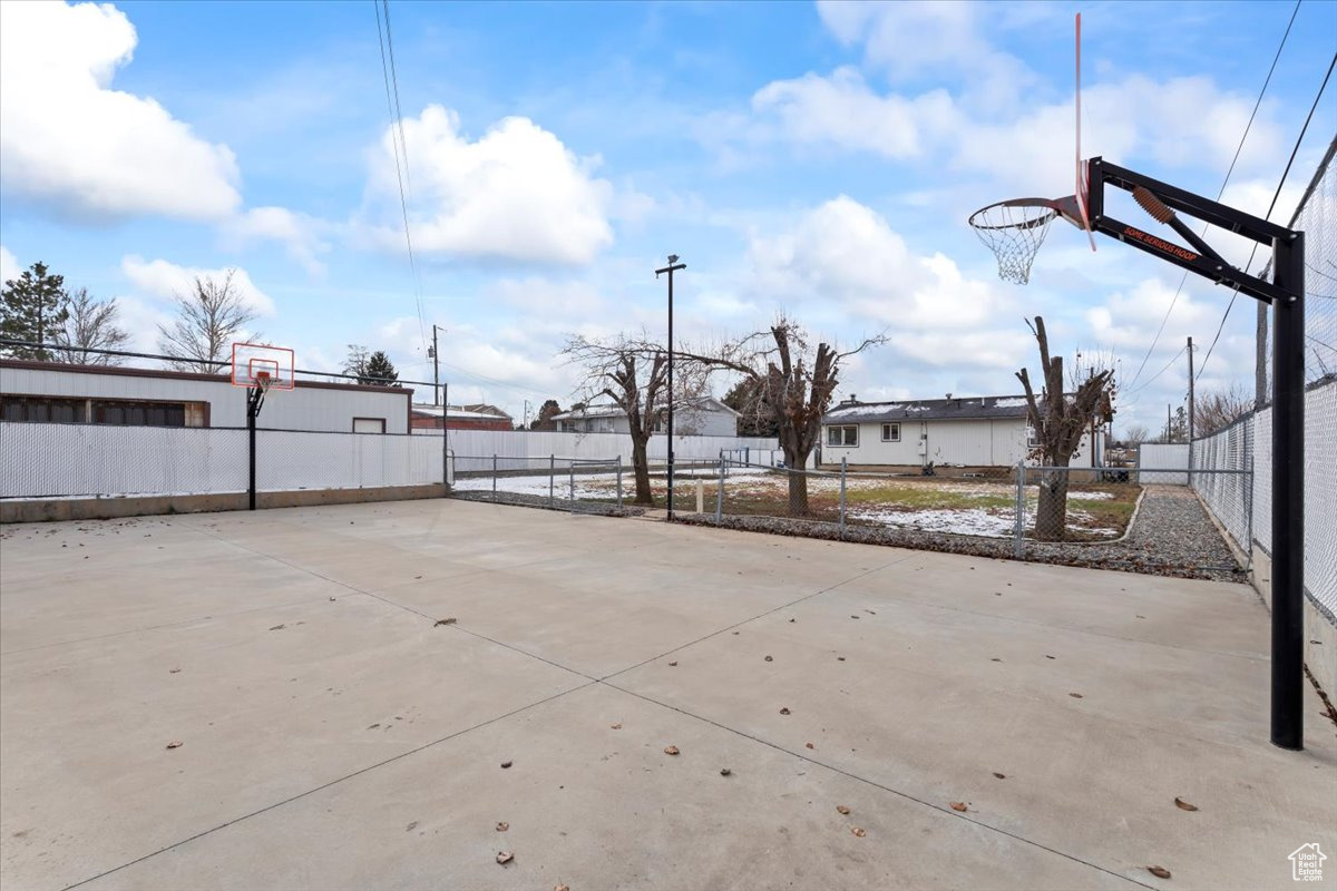 View of sport court featuring plenty of natural light