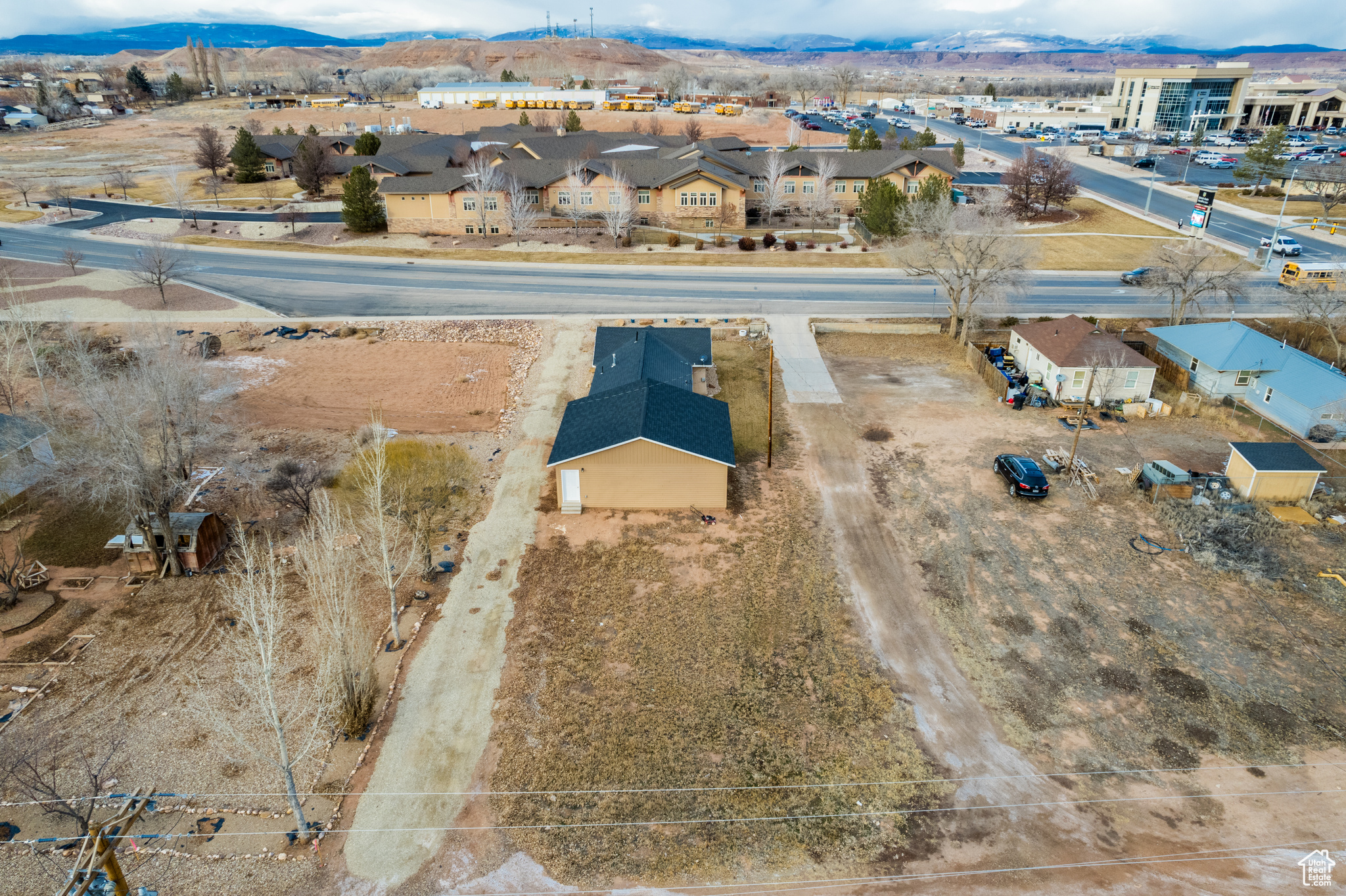 Bird's eye view featuring a mountain view