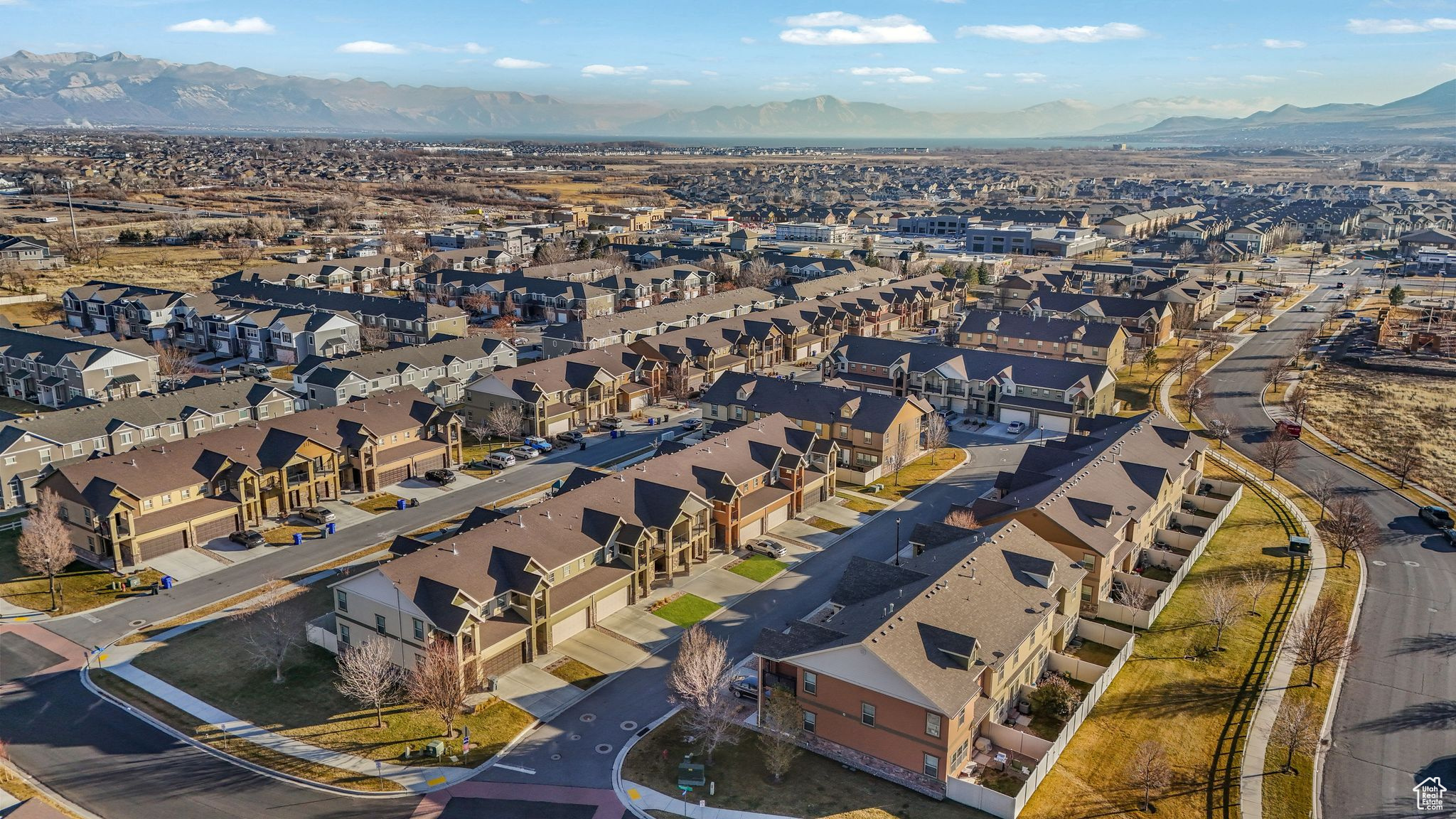 Drone / aerial view featuring a mountain view