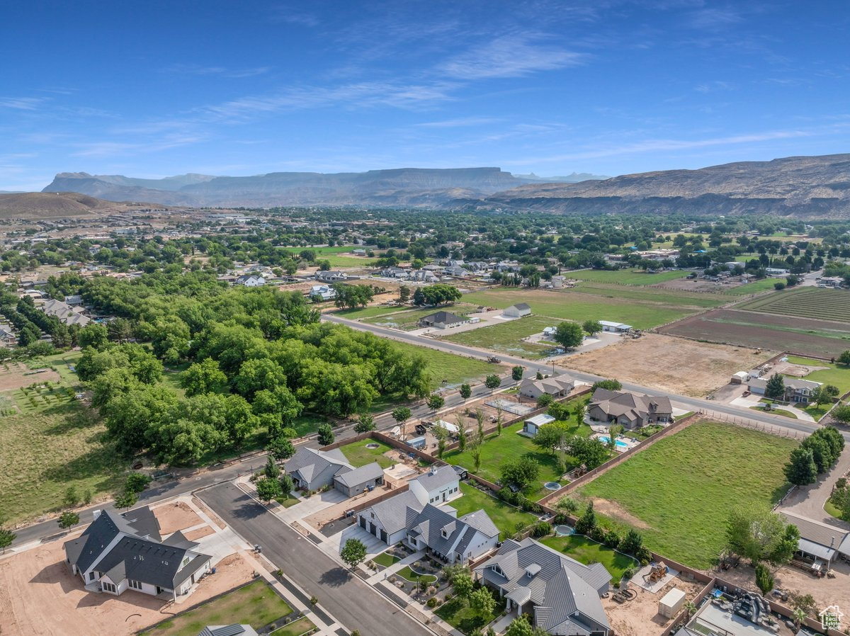 Drone / aerial view featuring a mountain view