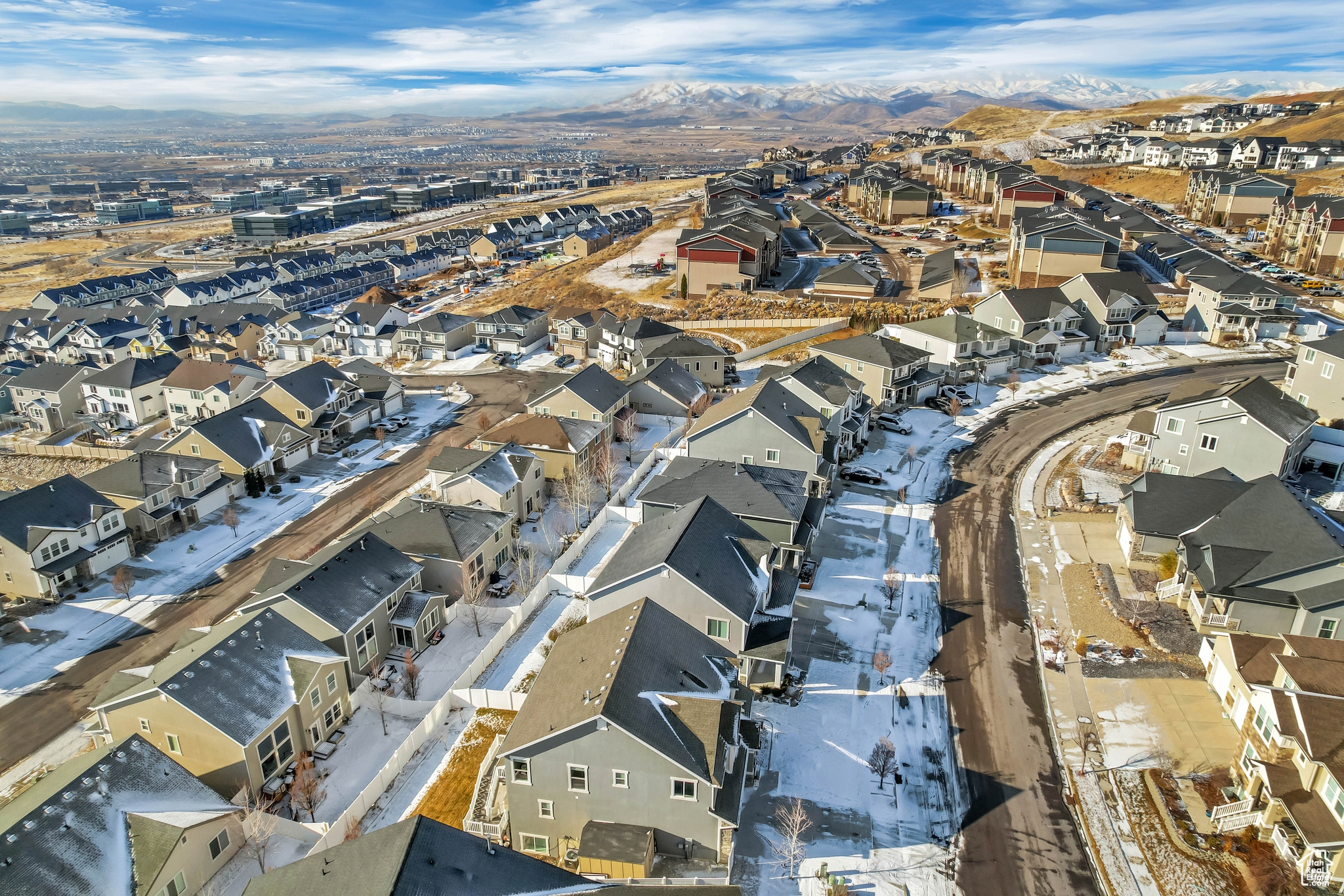 Drone / aerial view featuring a mountain view