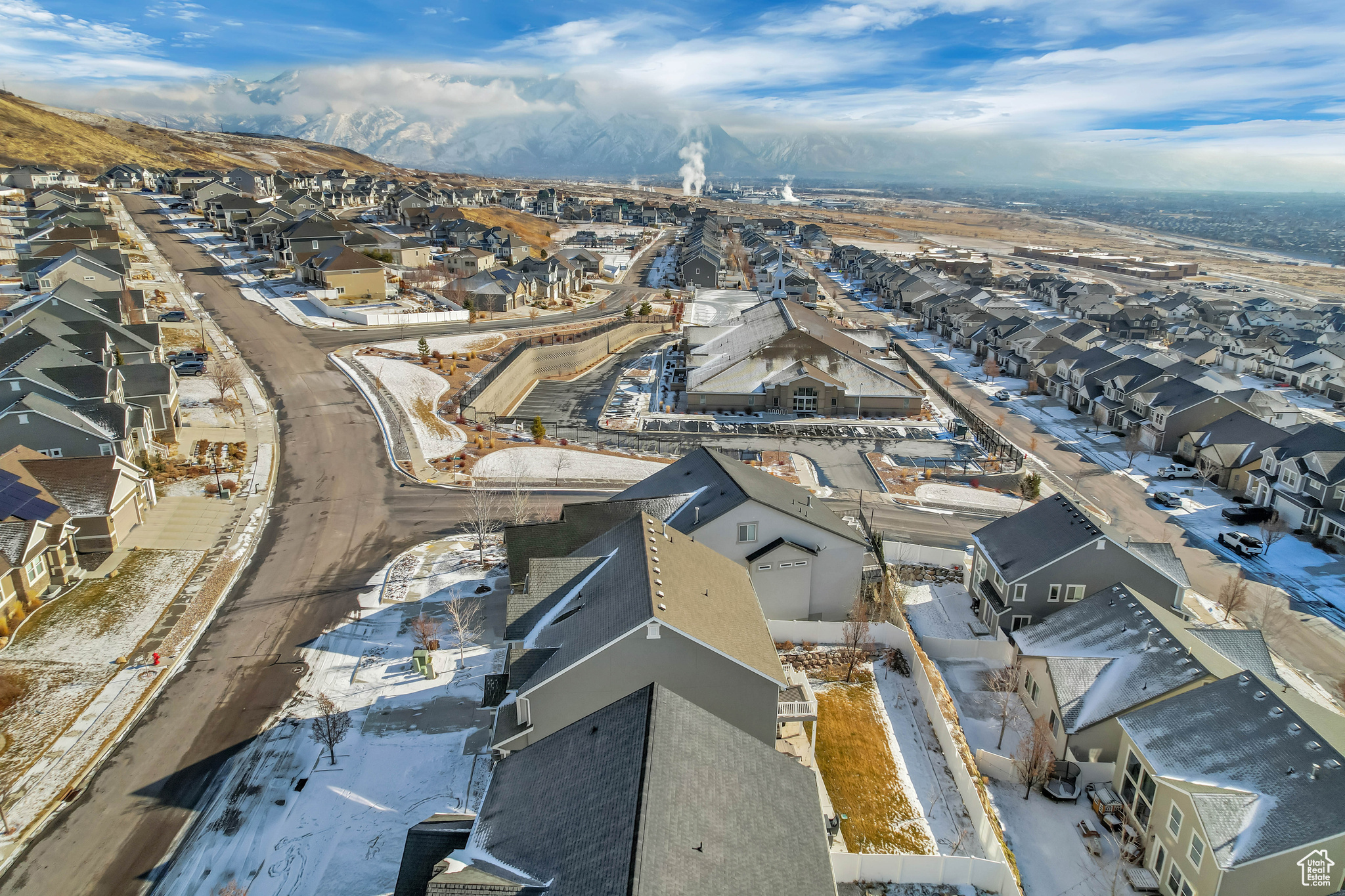 Bird's eye view featuring a mountain view