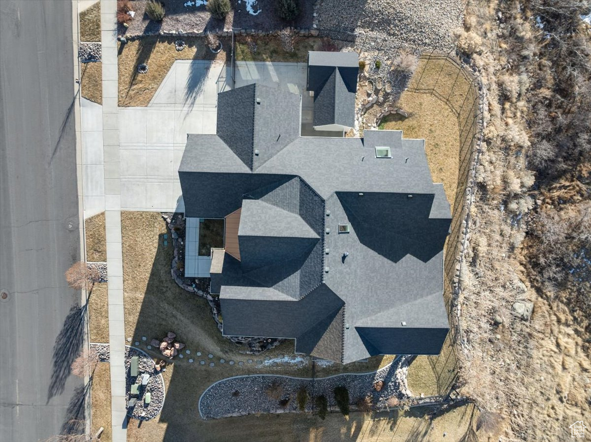 Birds eye view of property