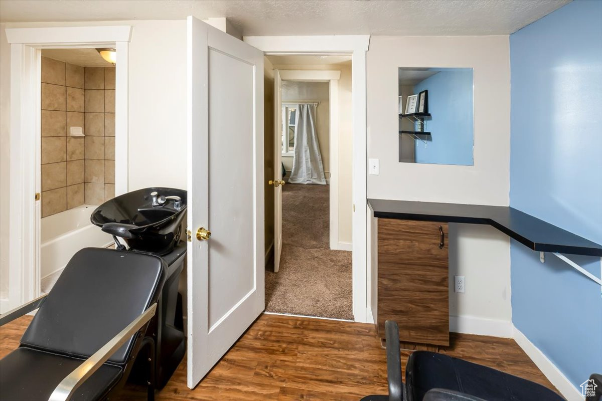 Fully functioning beautiful salon.