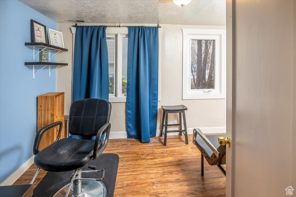 Fully functioning beautiful salon.