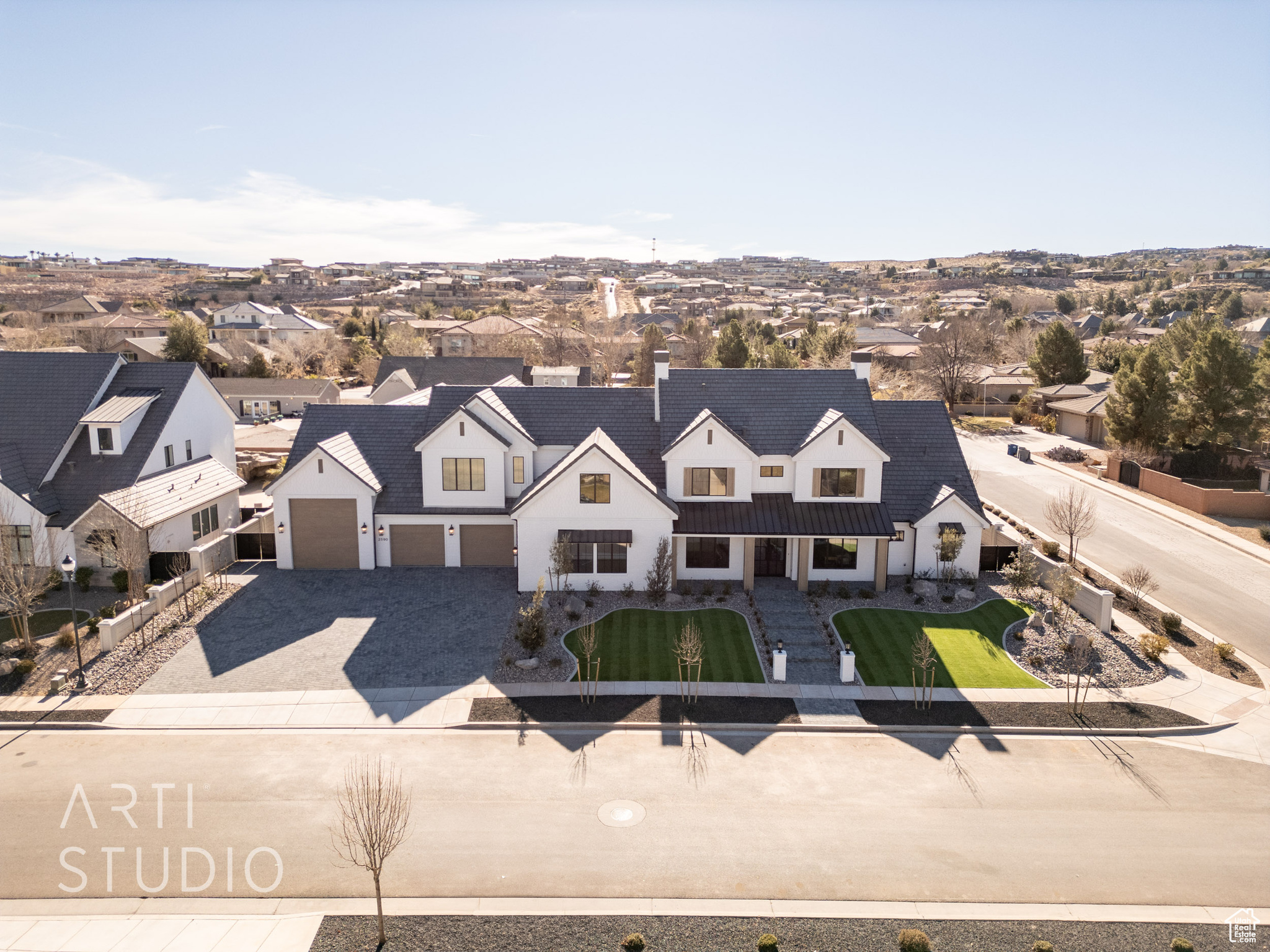 Birds eye view of property