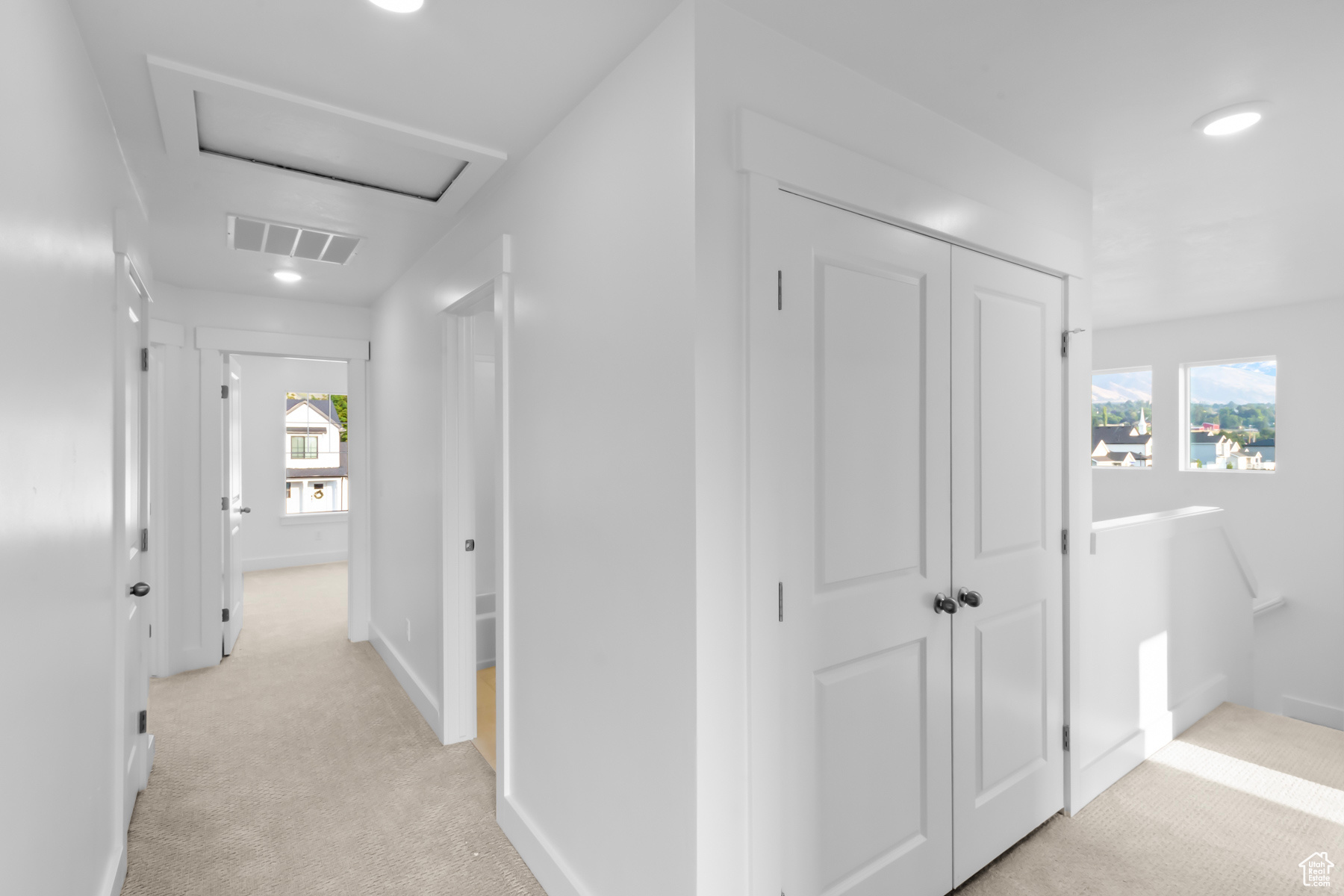 Corridor with light carpet