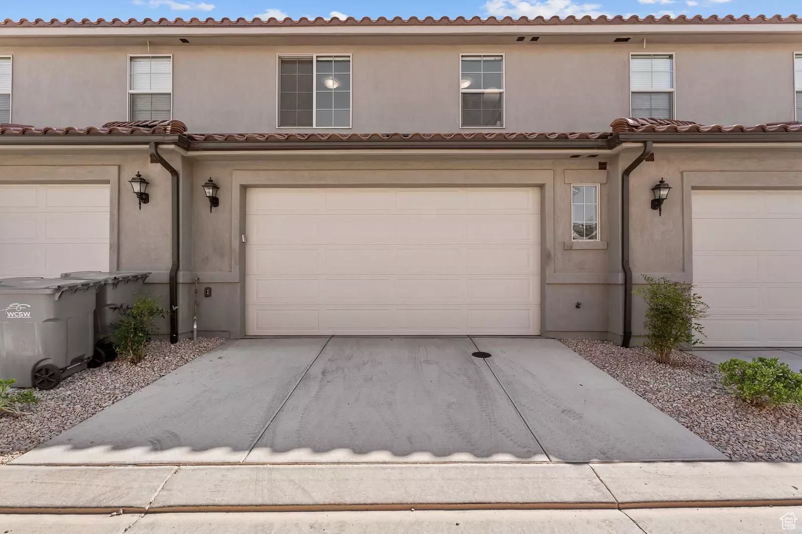 View of front facade with a garage