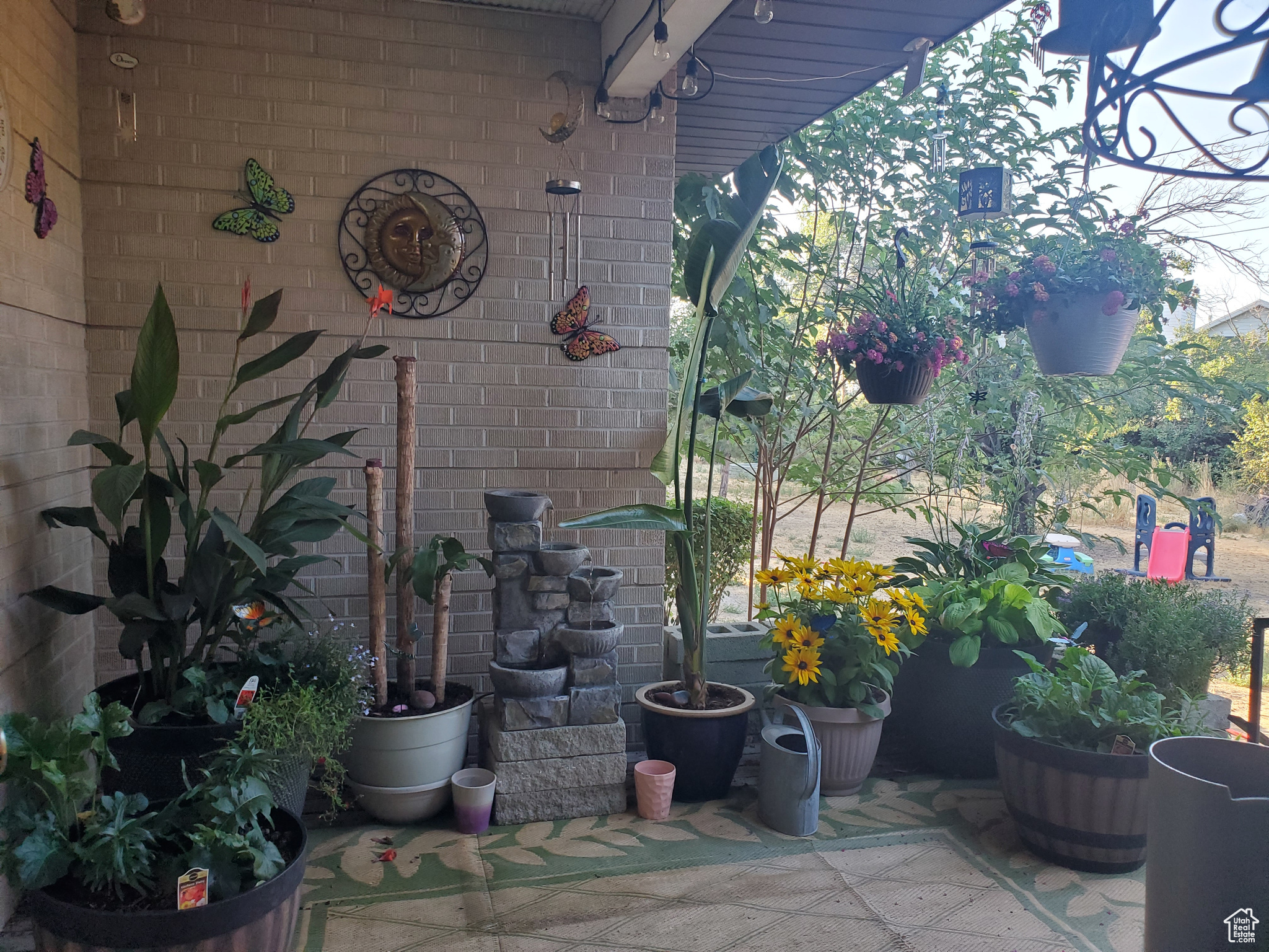 View of patio / terrace in the summer