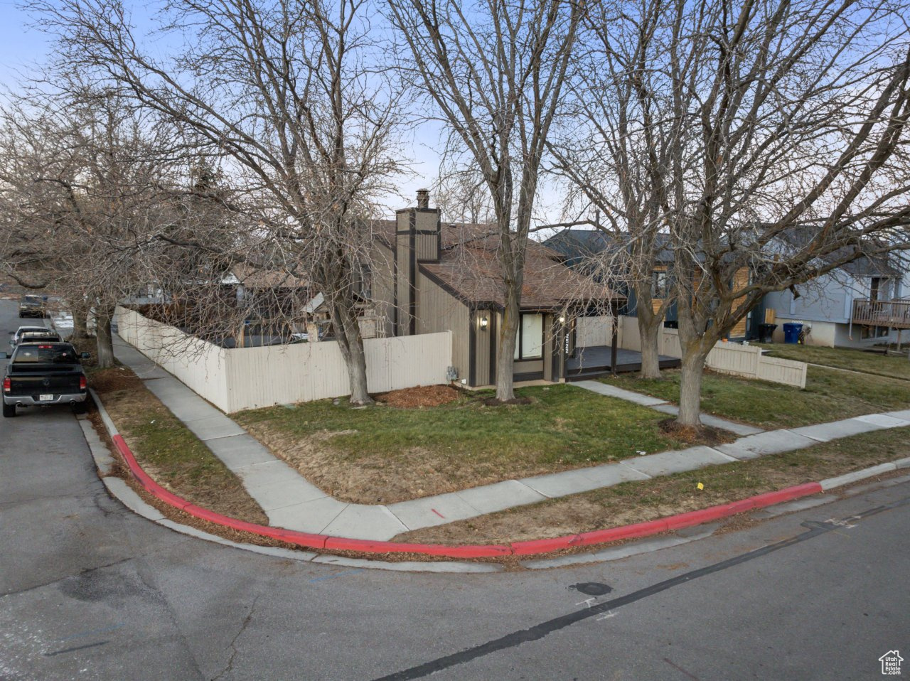 View of front of house featuring a front lawn