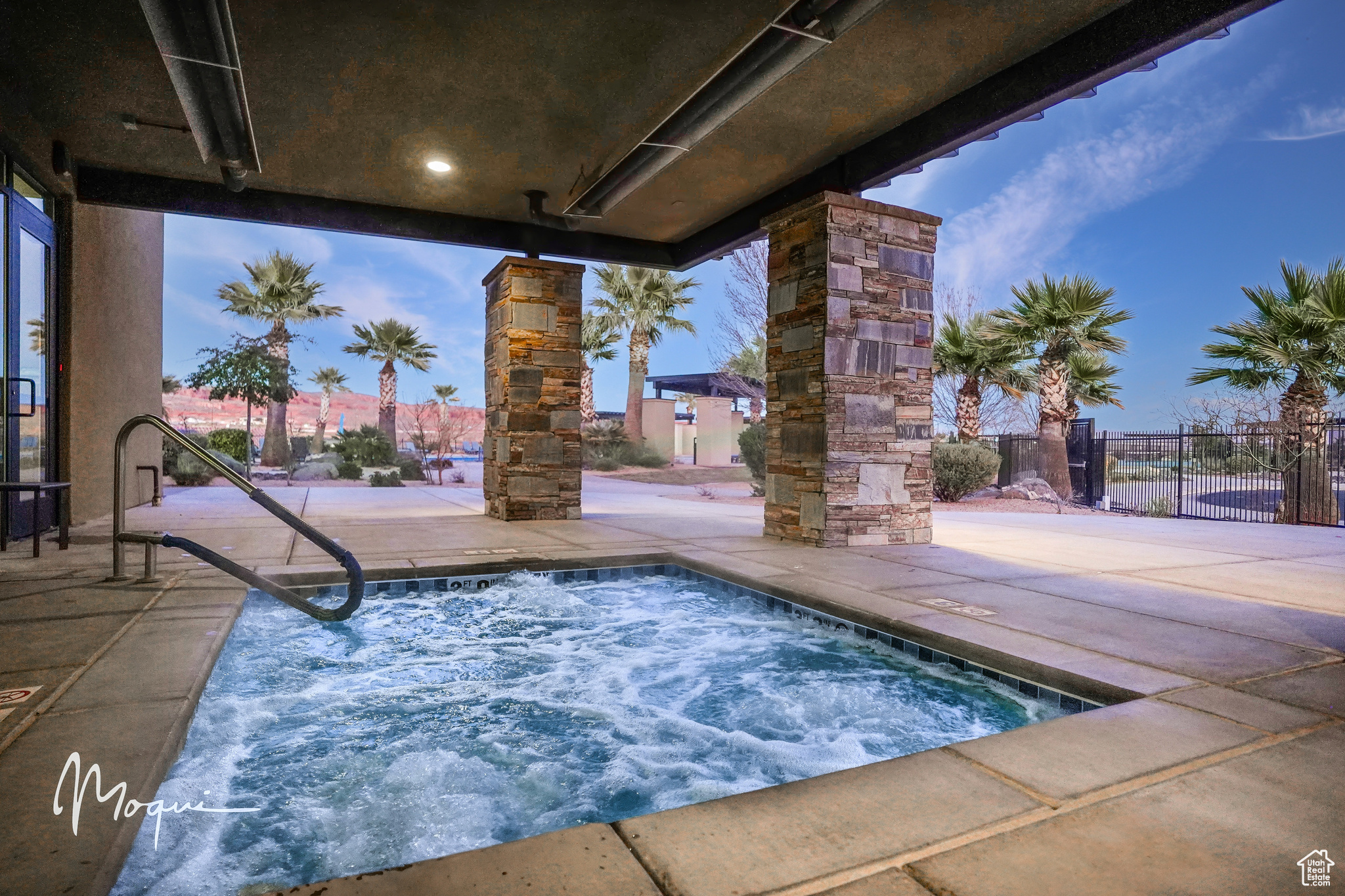 Year round, you can enjoy the covered hot tub, adjacent to the indoor pool. Heating elements overhead also help to keep you warm in the winter months.