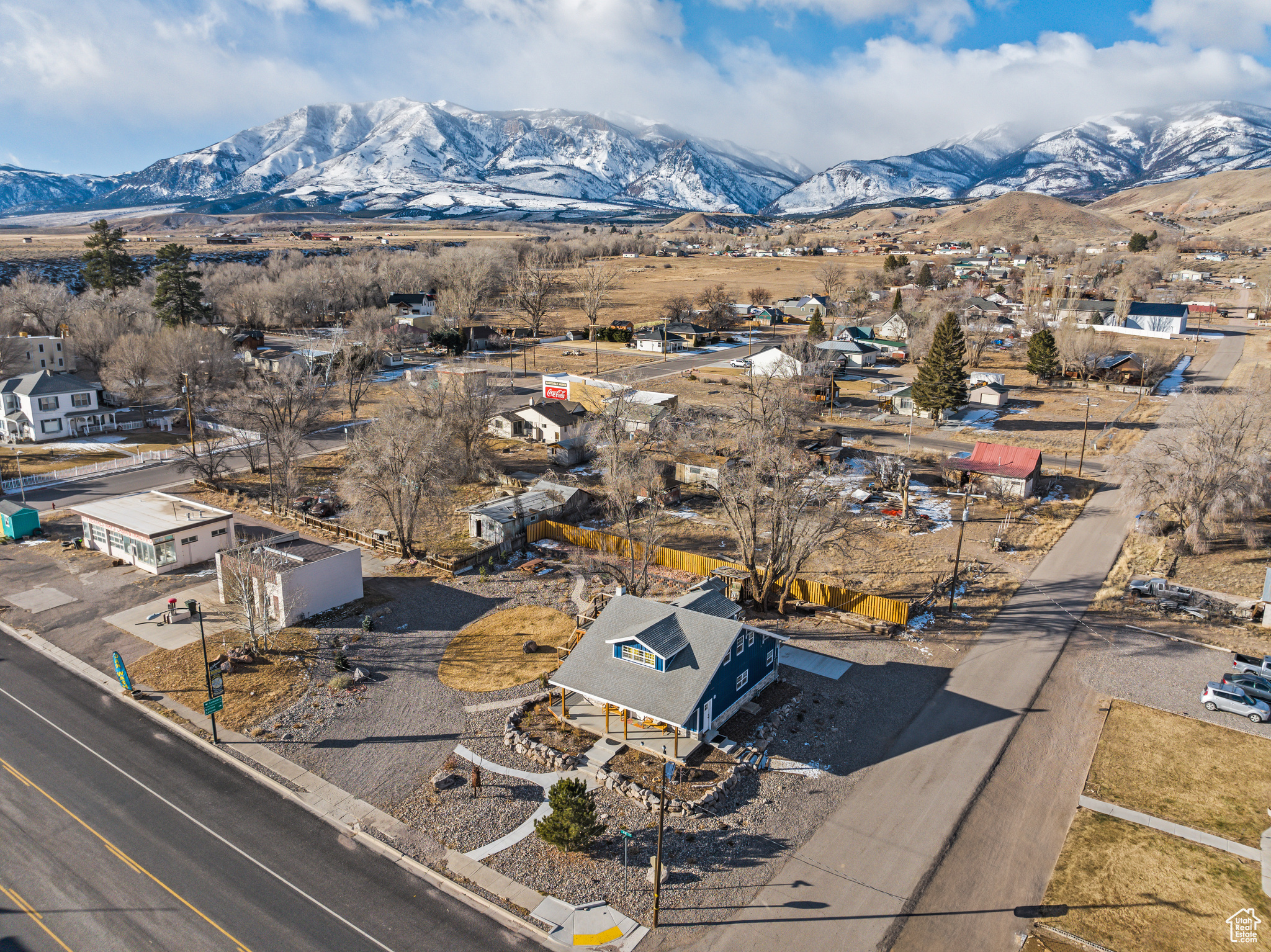 Bird's eye view with a mountain view