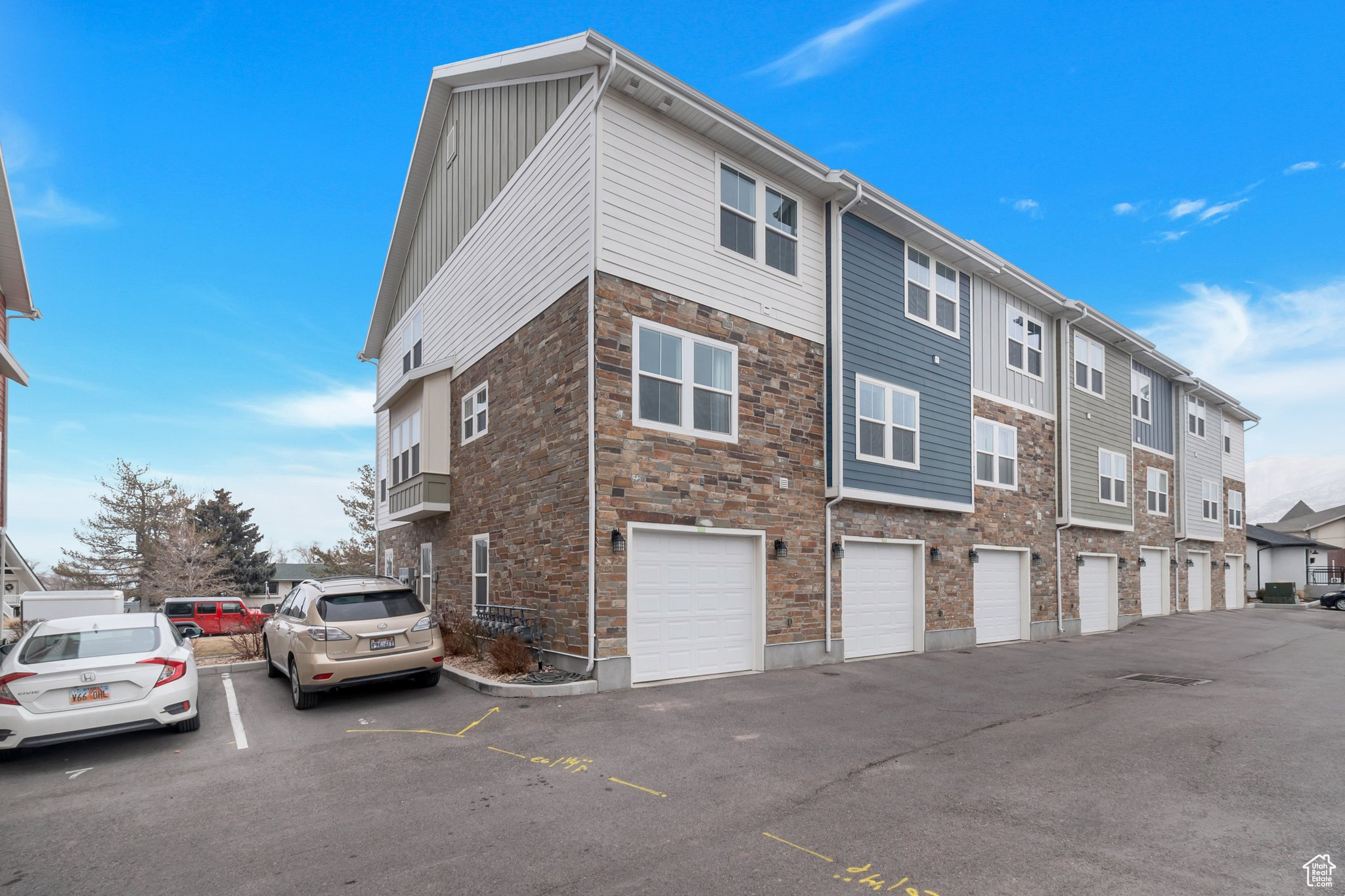 View of side/garage of property