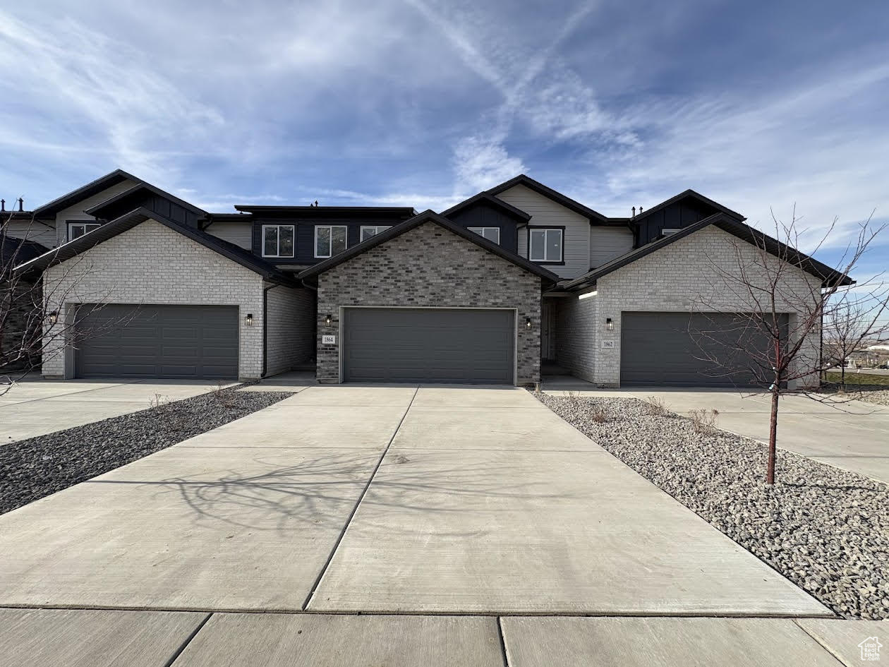 View of front of house featuring a garage