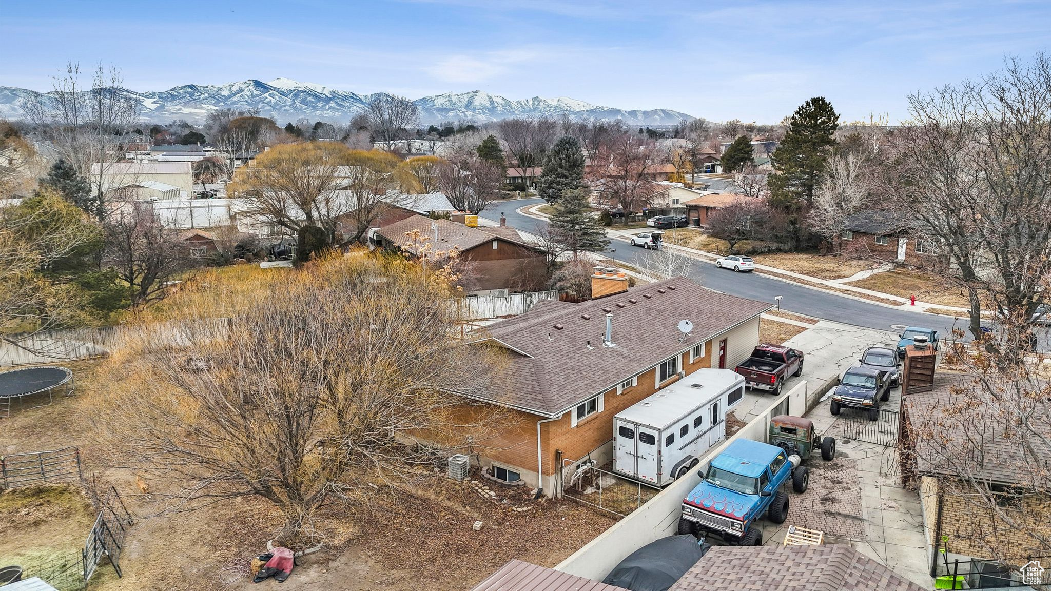 Bird's eye view featuring a mountain view