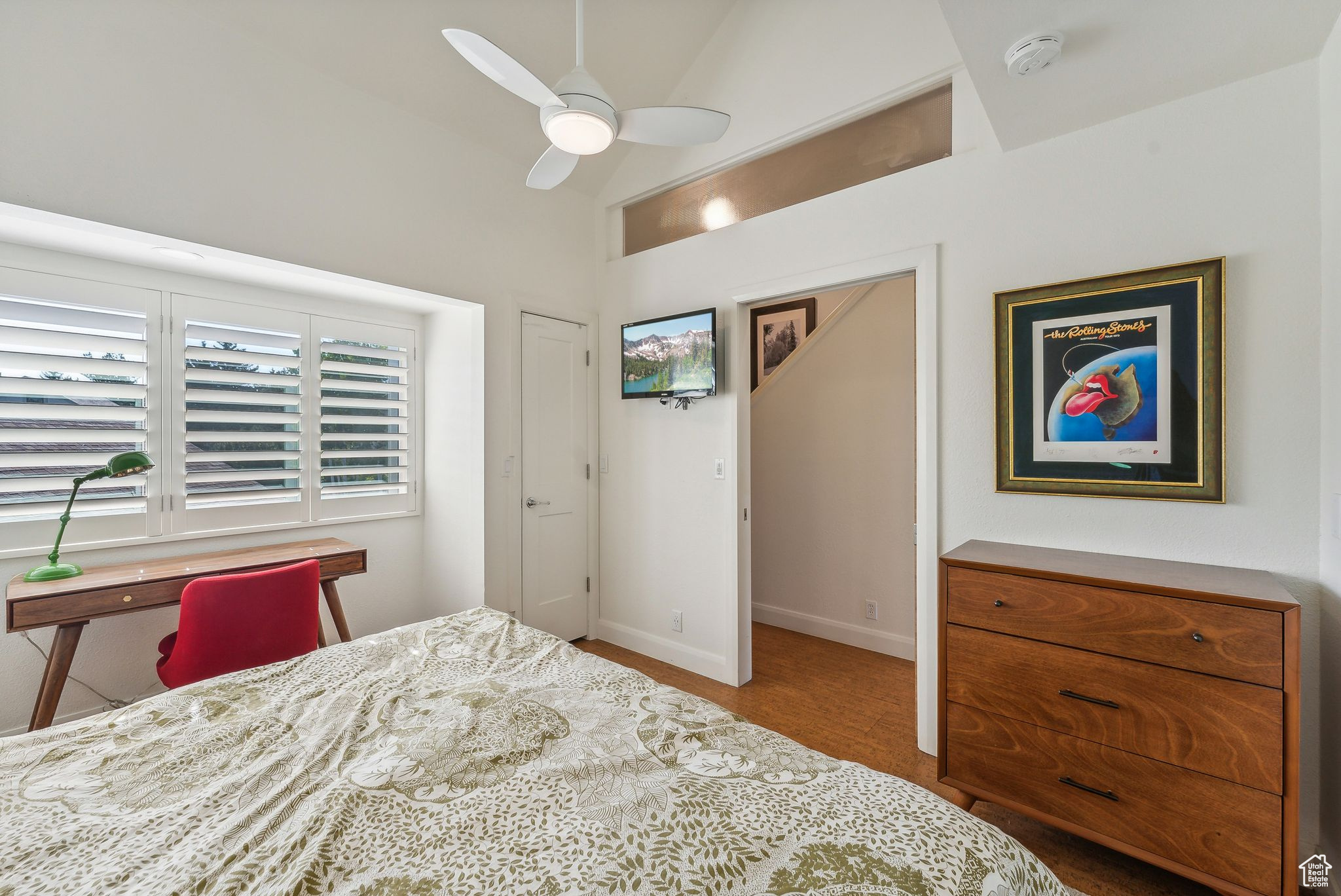 Bedroom with ceiling fan