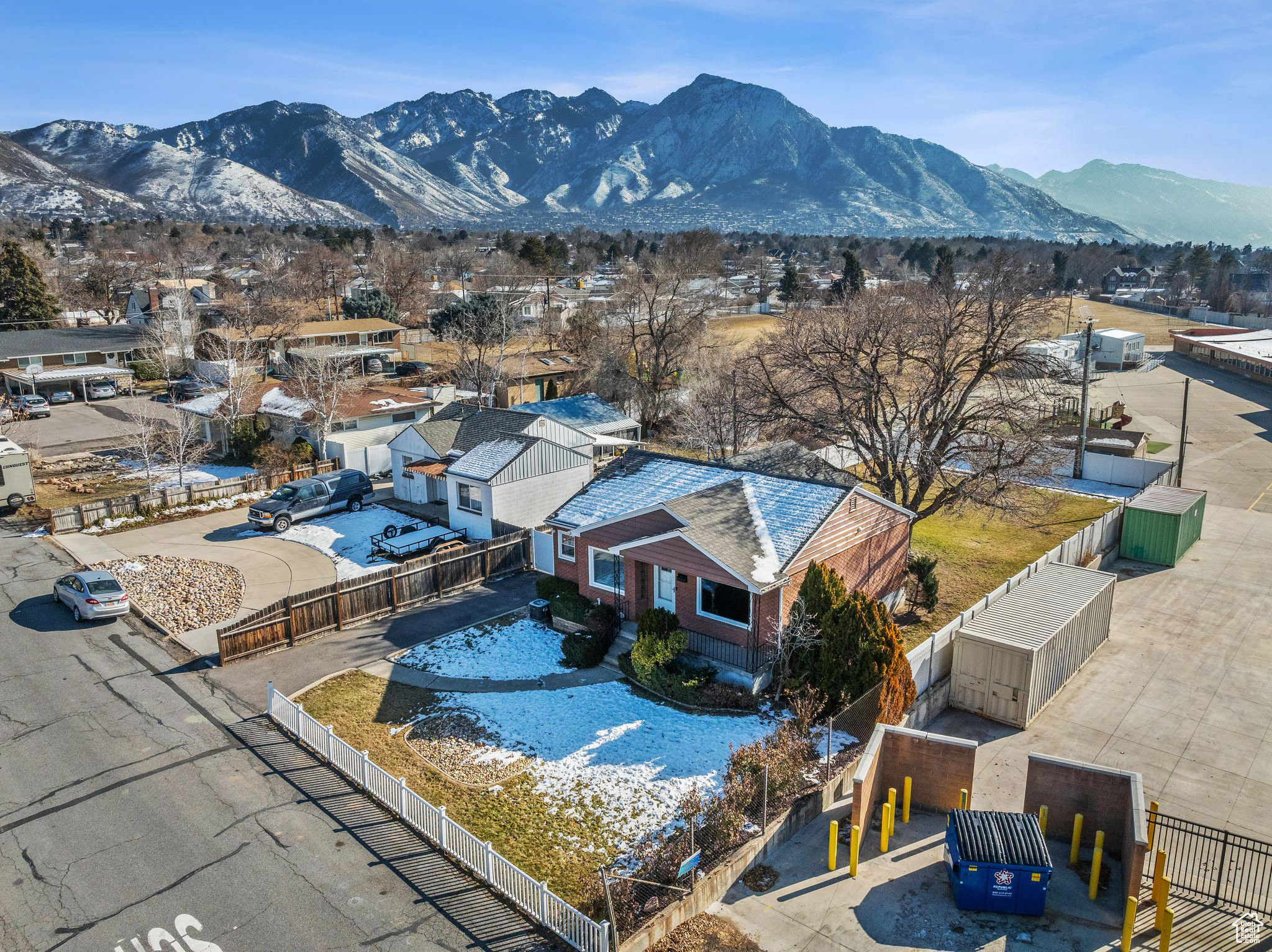 Birds eye view of property with a mountain view