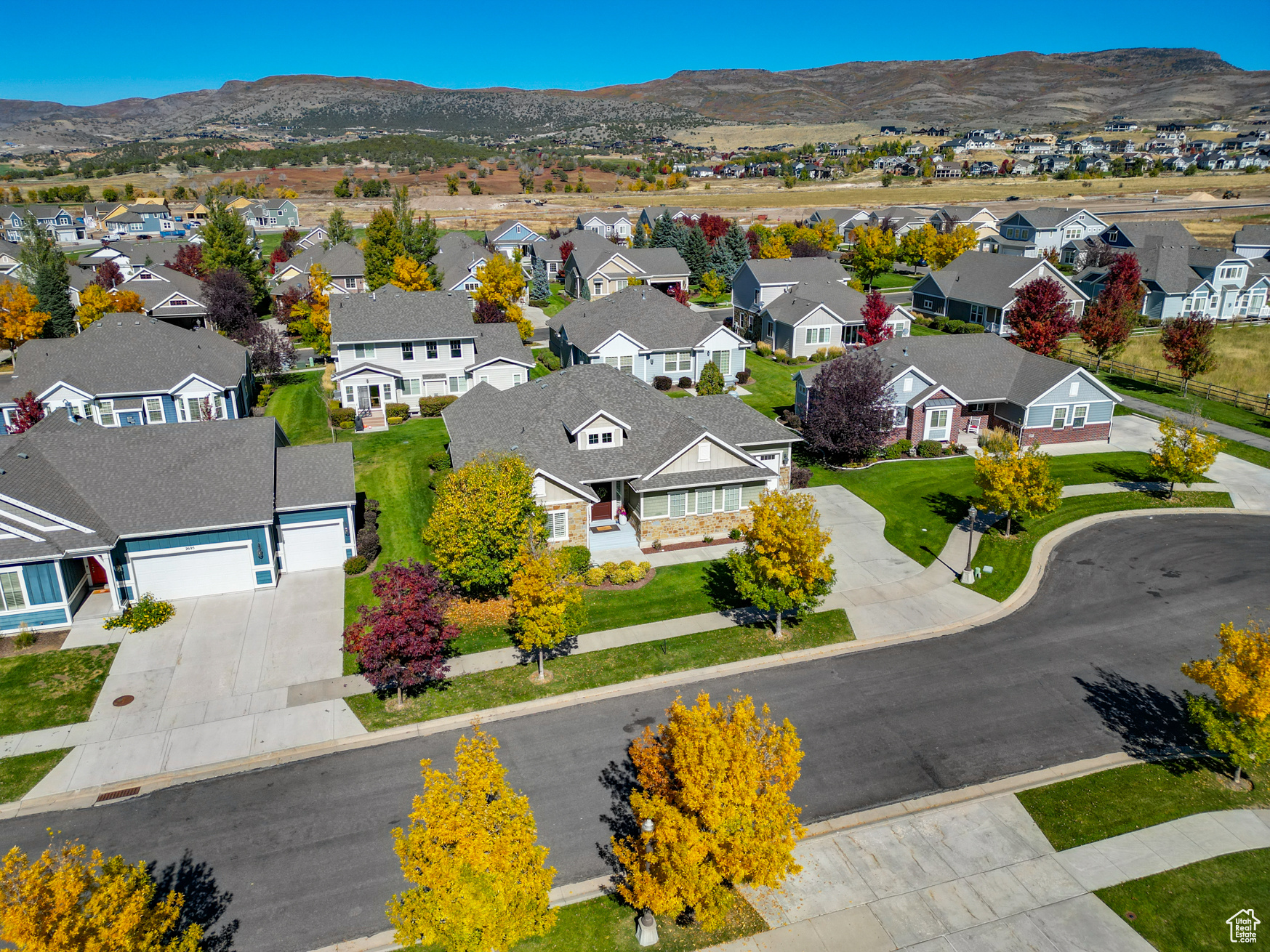 Drone / aerial view with a mountain view