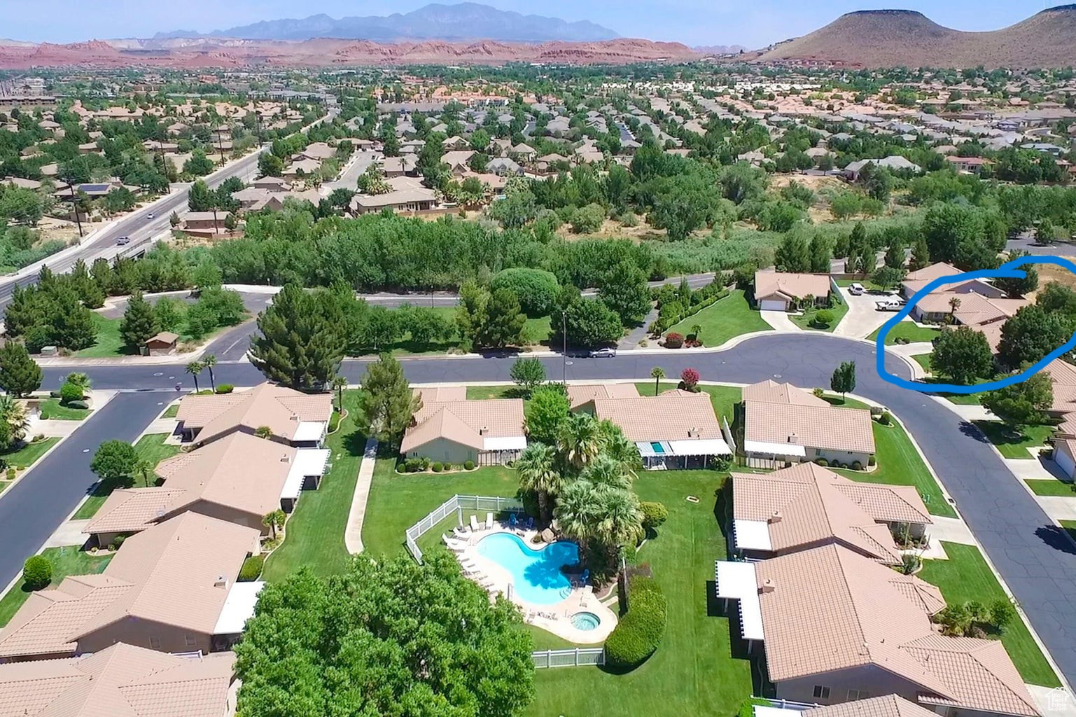 Drone / aerial view featuring a mountain view