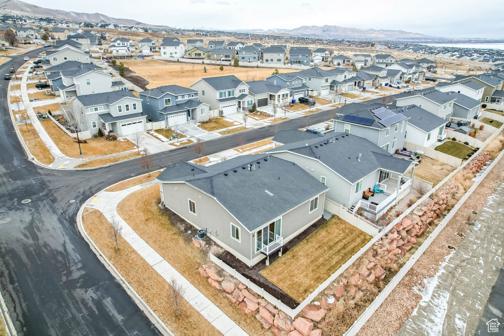 Drone / aerial view featuring a mountain view