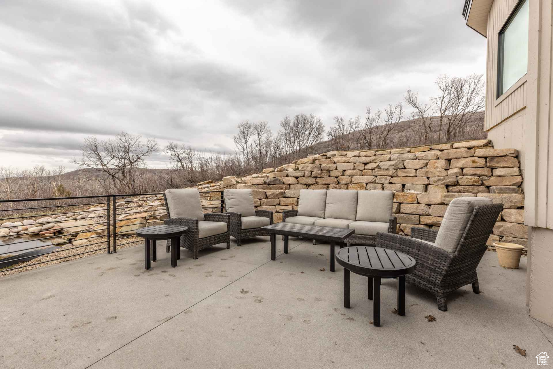 View of patio / terrace with an outdoor hangout area