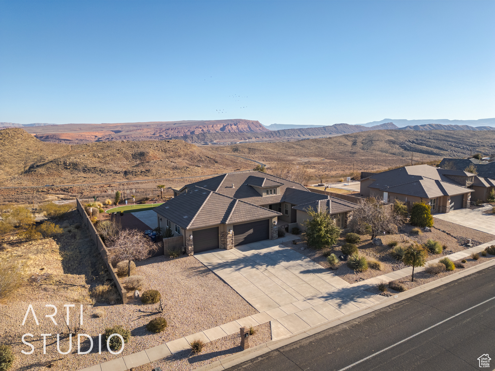 Bird's eye view with a mountain view and golf course view