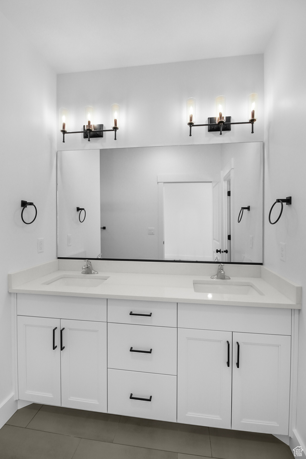 Bathroom with double sink vanity